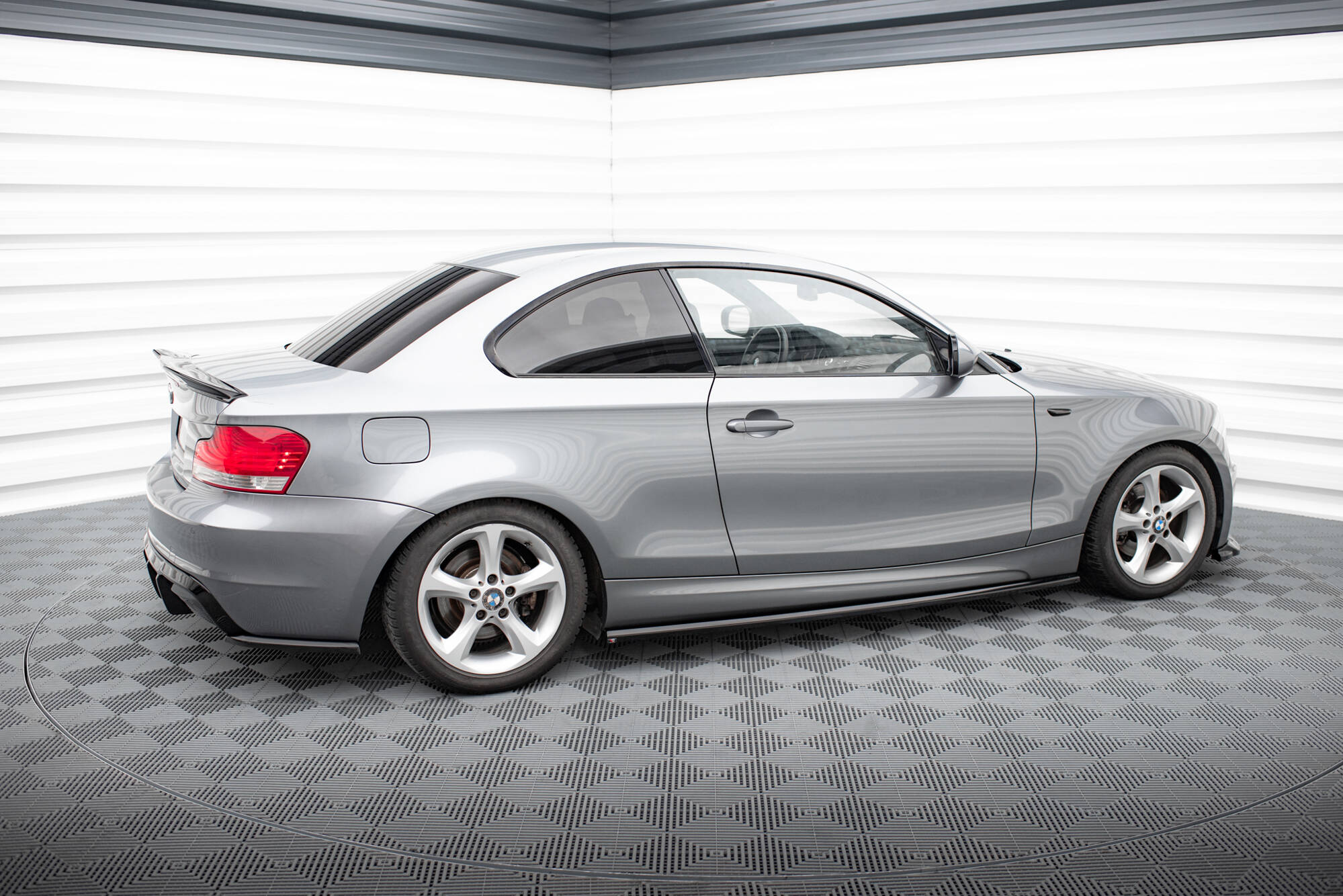 Maxton Design Street+ Seitenschweller Leisten passend für BMW 1er M-Paket E82 schwarz Hochglanz