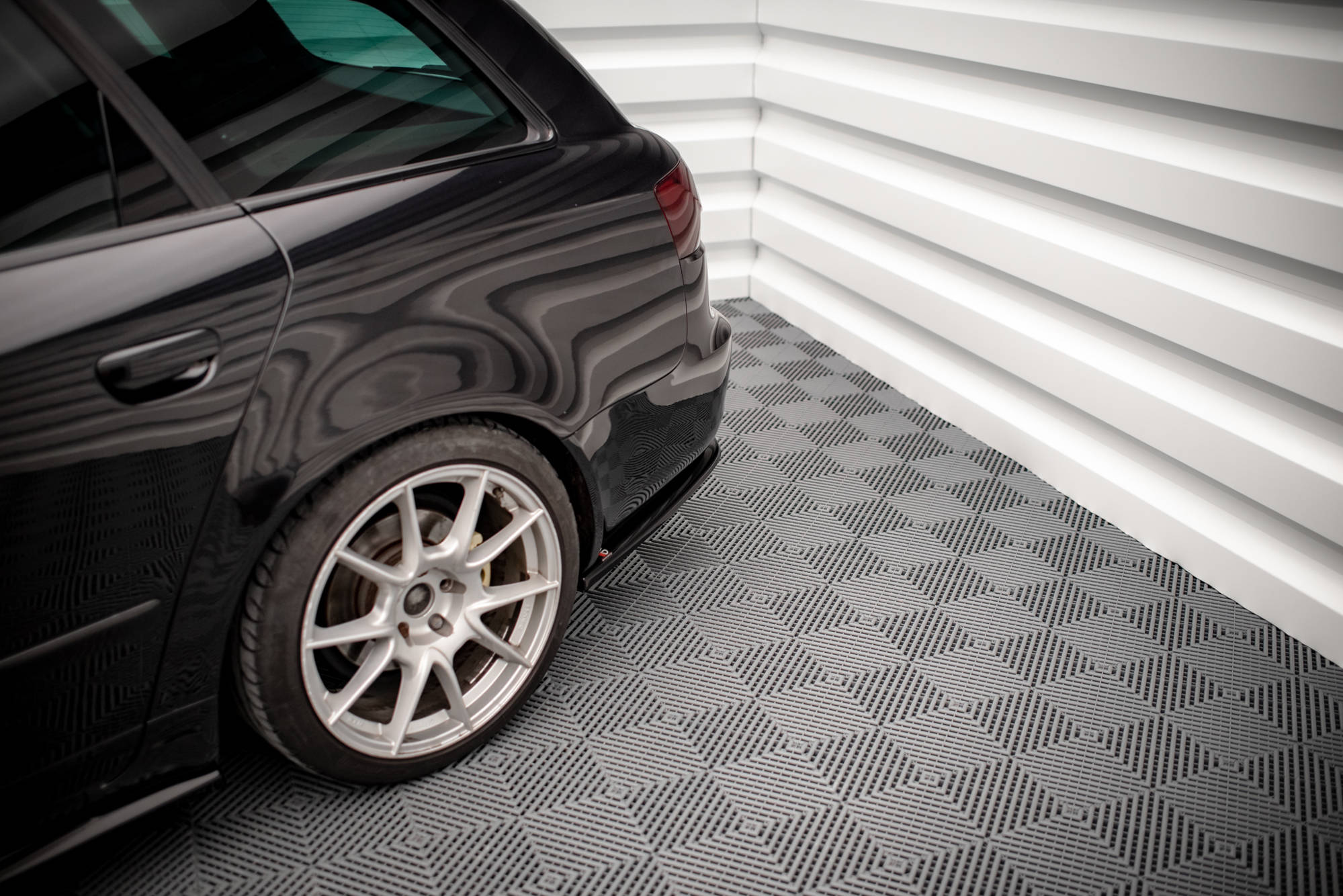 Maxton Design Heck Ansatz Flaps Diffusor passend für Seat Exeo schwarz Hochglanz