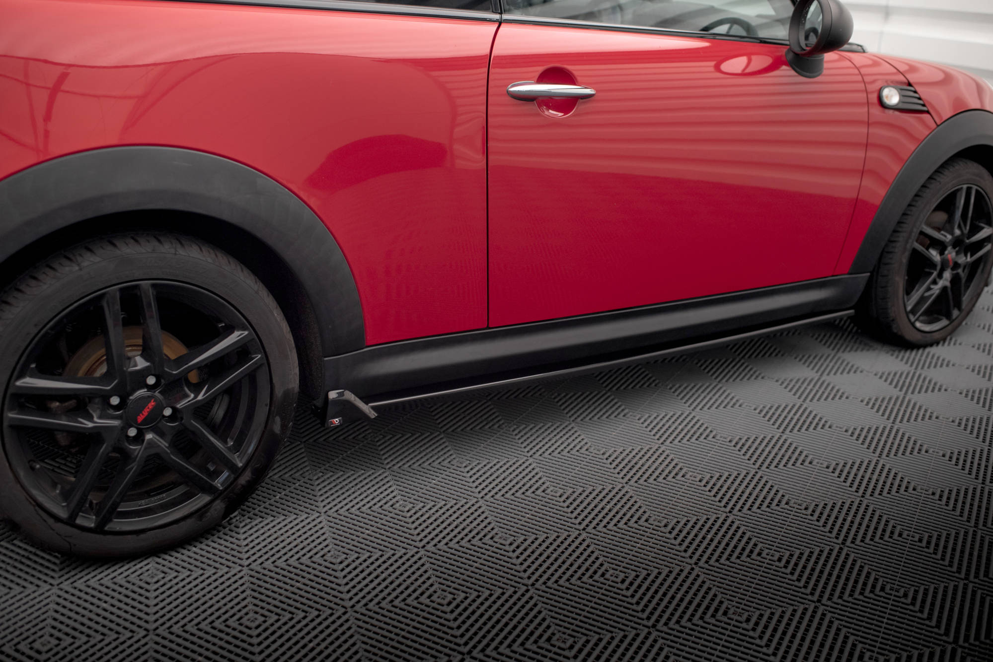 Maxton Design Street+ Seitenschweller Leisten passend für Mini One R56 schwarz Hochglanz