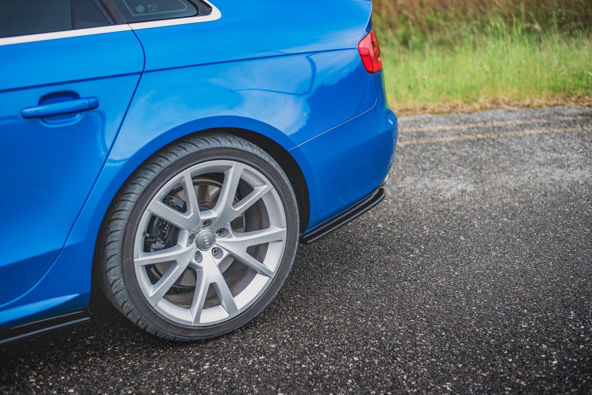 Maxton Design Heck Ansatz Flaps Diffusor passend für Audi S4 / A4 S-Line B8 Limousine schwarz Hochglanz