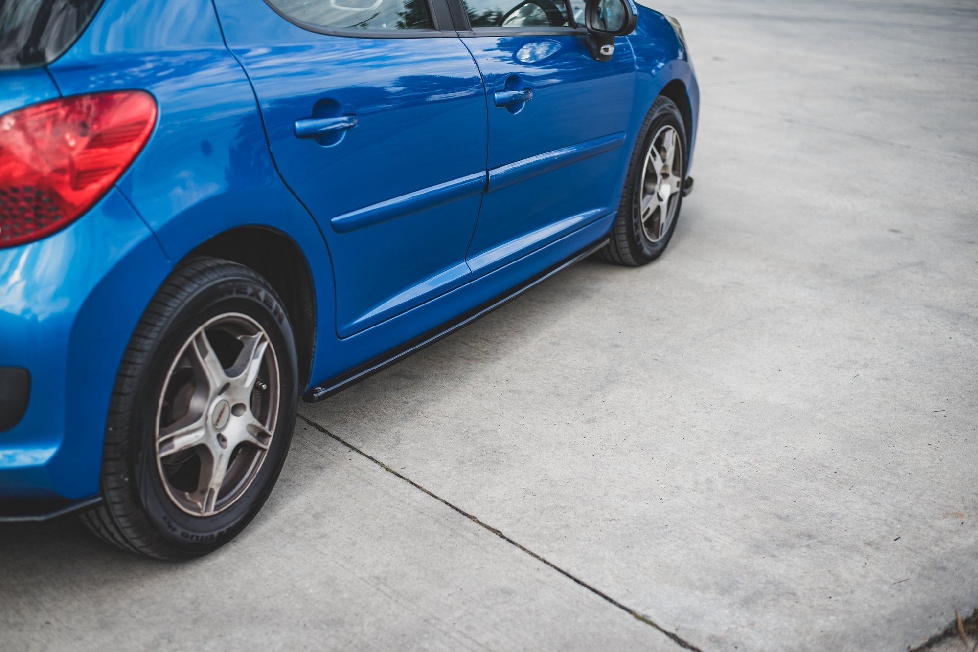 Maxton Design Street+ Seitenschweller Leisten passend für Peugeot 207 Sport schwarz Hochglanz