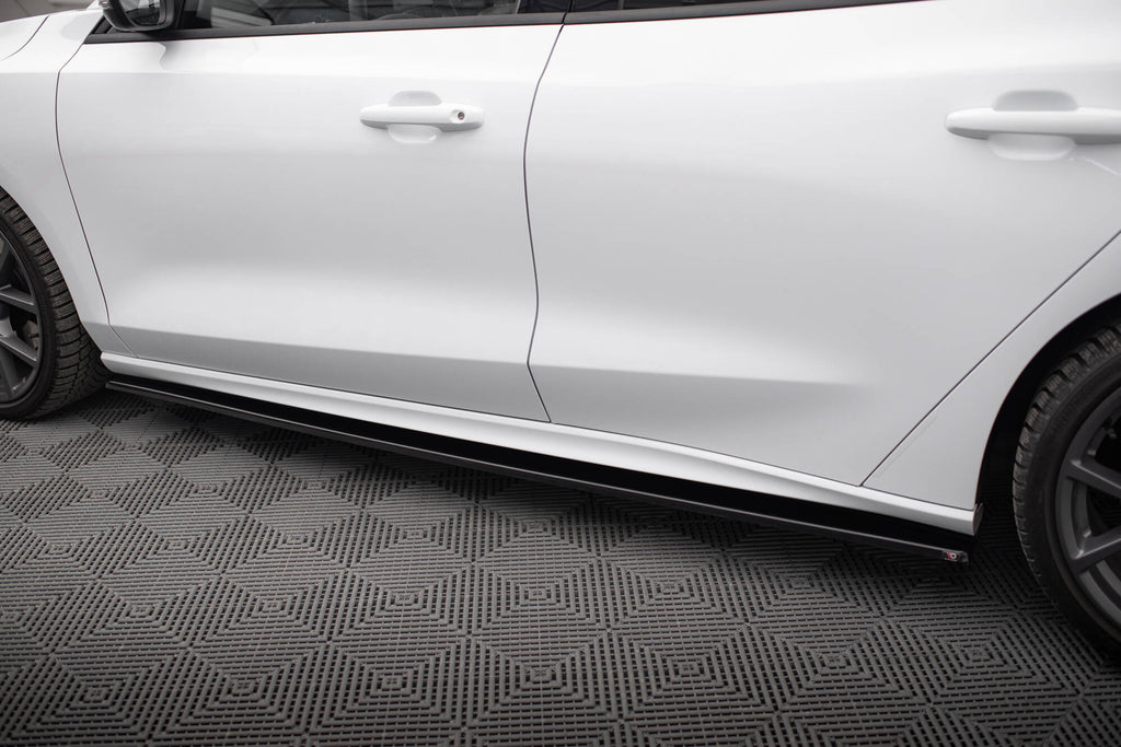 Maxton Design Street+ Seitenschweller Leisten passend für V.1 passend für Ford Focus ST / ST-Line Mk4 Facelift schwarz Hochglanz