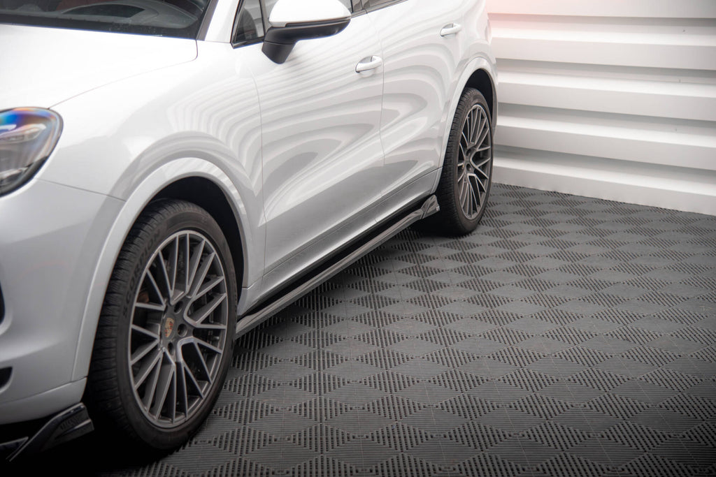 Maxton Design Street+ Seitenschweller Leisten V.2 passend für Porsche Cayenne SUV / Coupe Mk3 Facelift schwarz Hochglanz