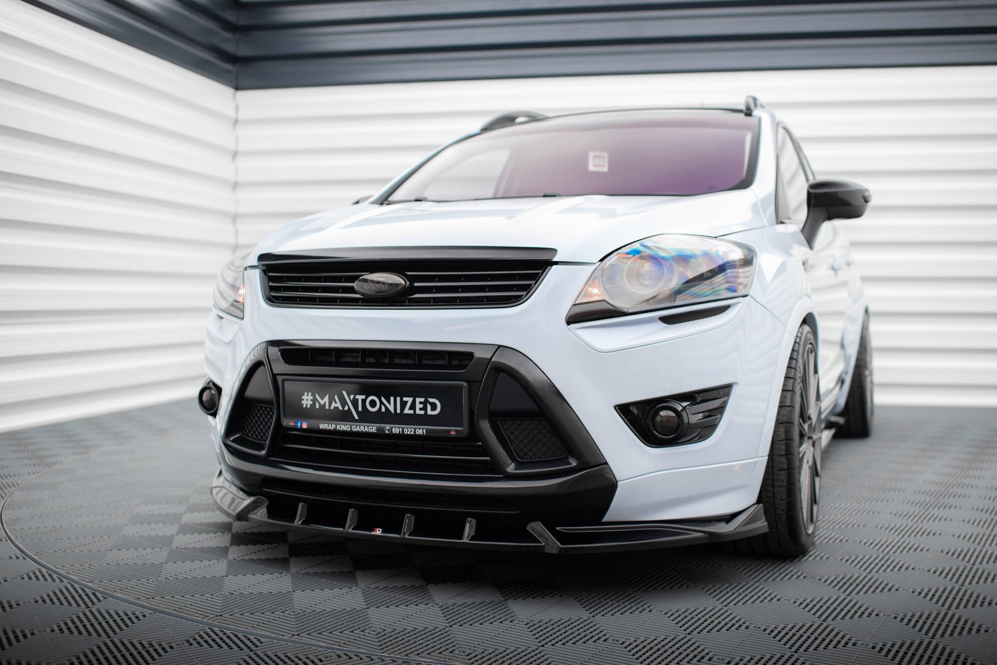 Maxton Design Street+ Spoilerlippe Front Ansatz passend für Ford Kuga ST Mk1 schwarz Hochglanz