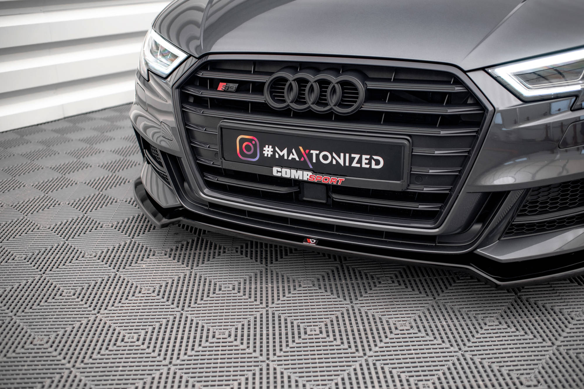 Maxton Design Street+ Spoilerlippe Front Ansatz V.2 passend für Audi S3 / A3 S-Line Sportback 8V Facelift schwarz Hochglanz