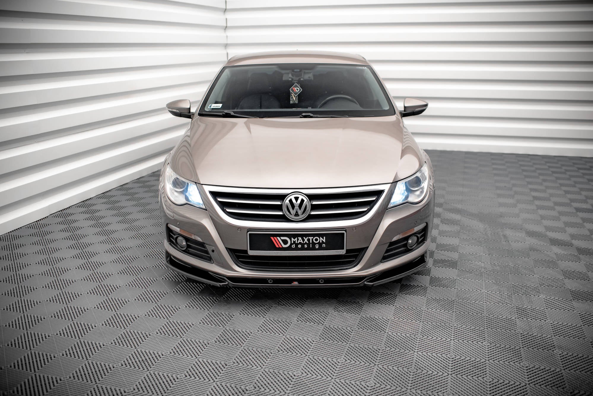 Maxton Design Street+ Spoilerlippe Front Ansatz V.4 passend für VW Passat CC schwarz Hochglanz