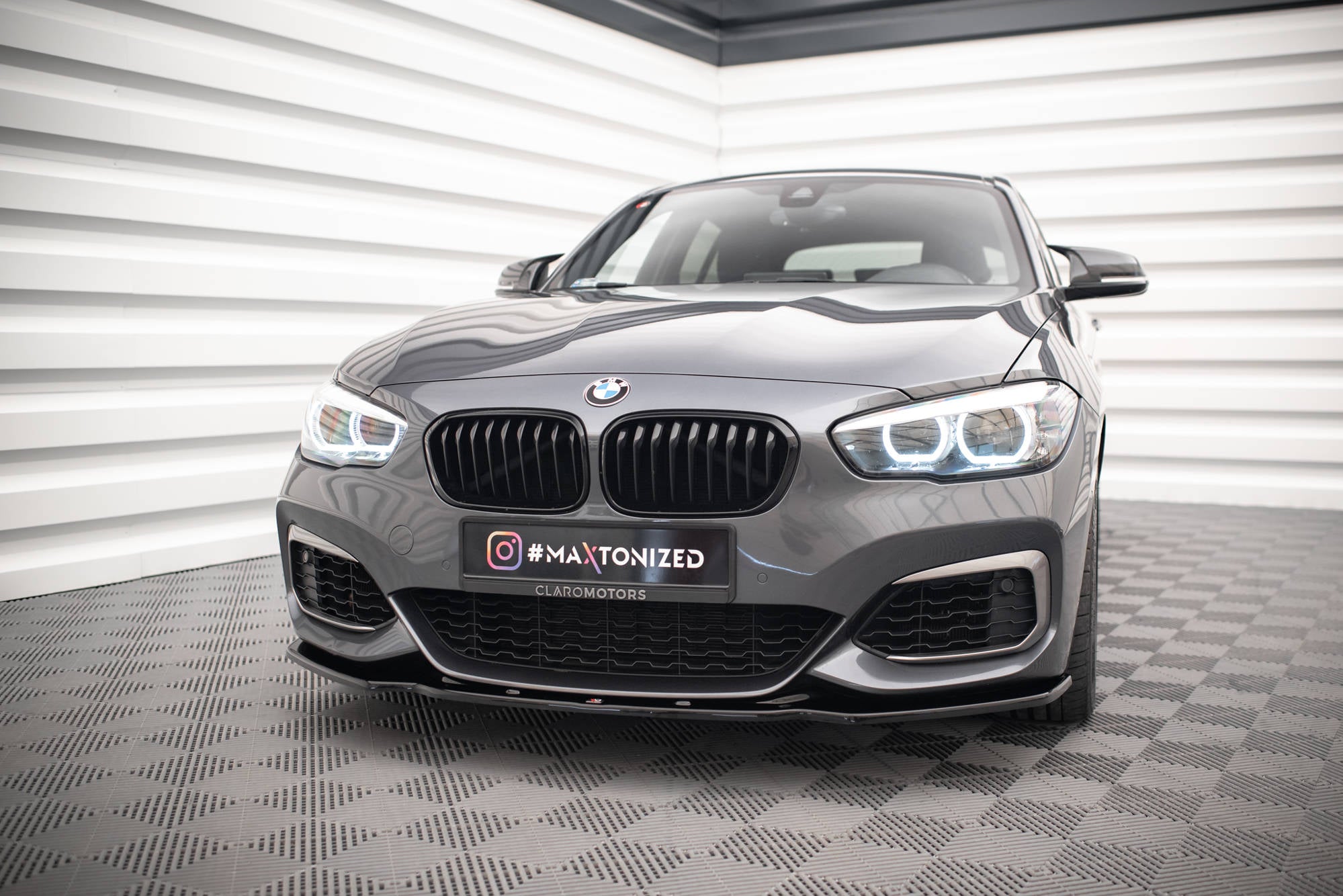 Maxton Design Street+ Spoilerlippe Front Ansatz V.1 passend für BMW 1er F20/F21 M-Power FACELIFT schwarz Hochglanz