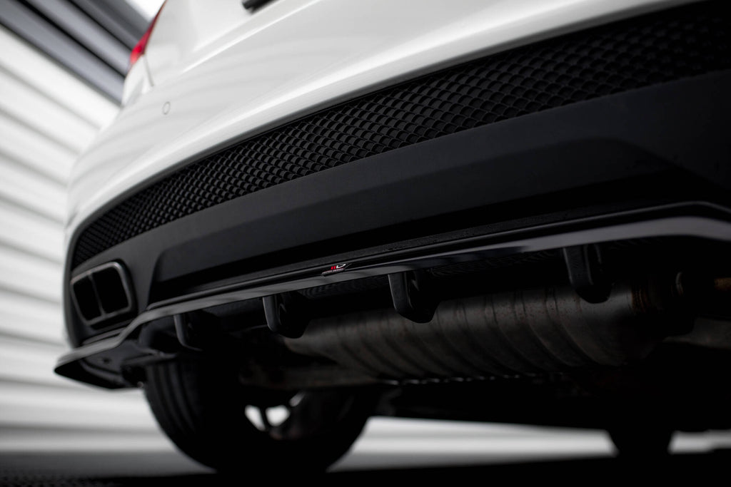 Maxton Design Street+ Mittlerer Diffusor RACE passend für Mercedes-Benz A45 AMG W176 schwarz Hochglanz