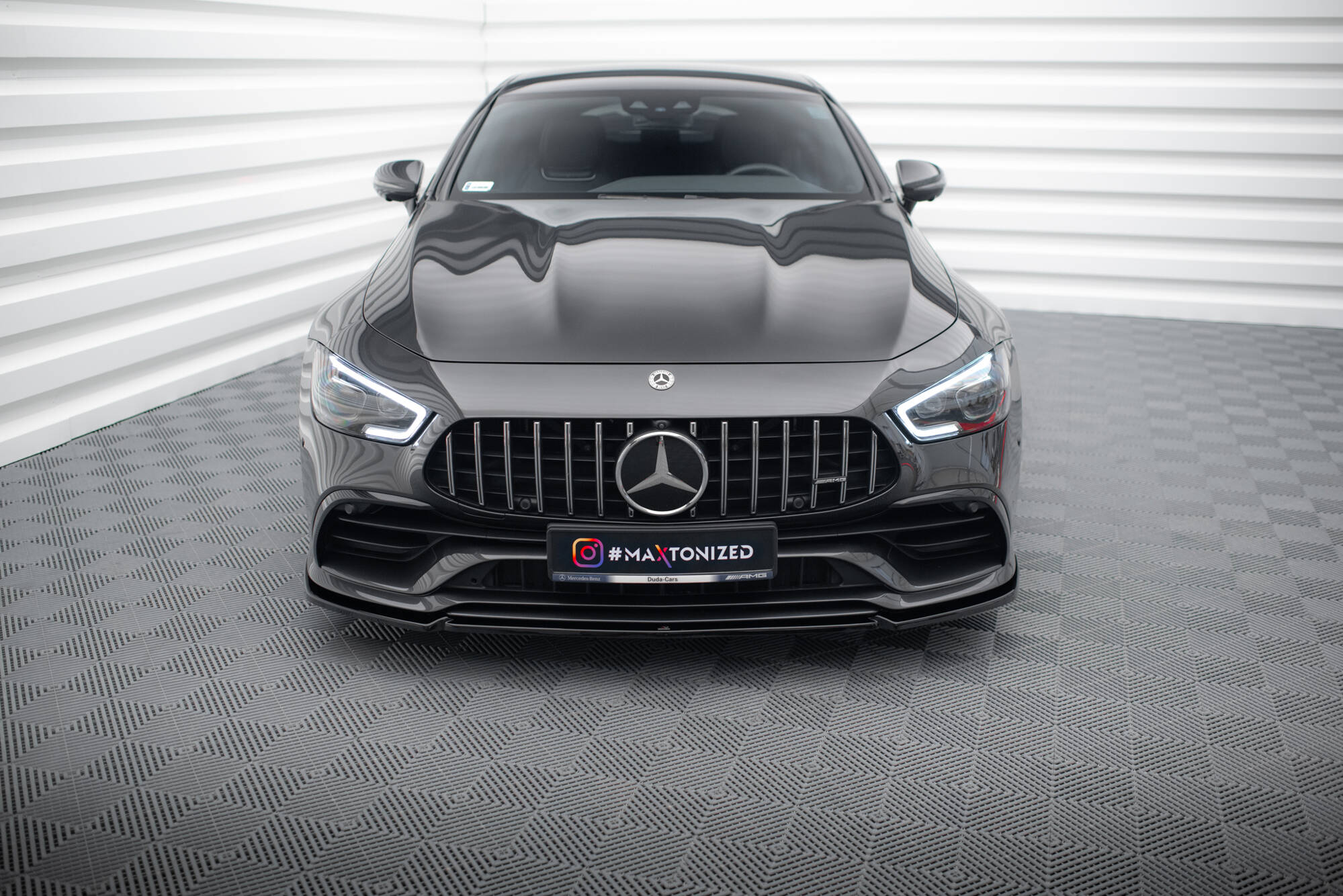 Maxton Design Street+ Spoilerlippe Front Ansatz V.2 passend für Mercedes-AMG GT 53 4-Door Coupe X290 schwarz Hochglanz