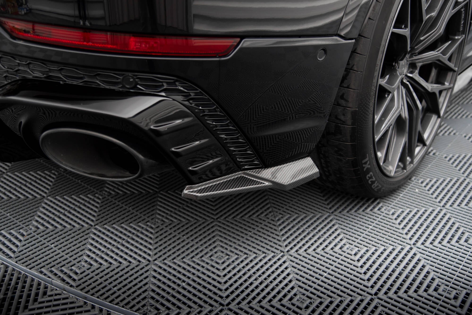 Maxton Design Set of Carbon Splitters Audi RSQ8 Mk1 schwarz matt für Audi