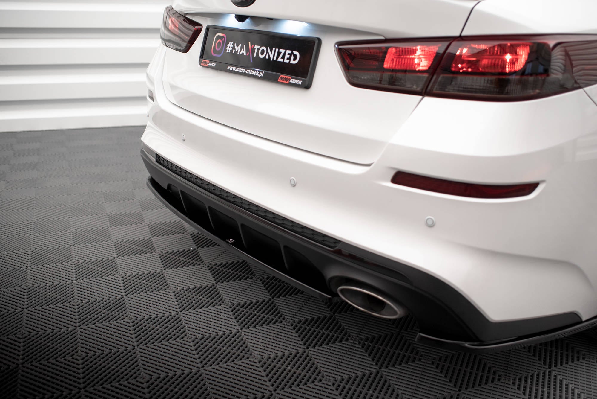 Maxton Design Heck Ansatz Flaps Diffusor V.1 passend für Kia Optima Mk4 Facelift schwarz Hochglanz