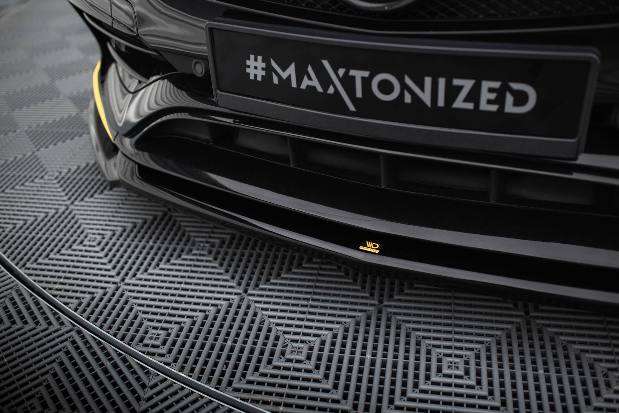 Maxton Design Street+ Spoilerlippe Front Ansatz V.4 passend für Mercedes-AMG CLA 45 Aero C117 Facelift schwarz Hochglanz