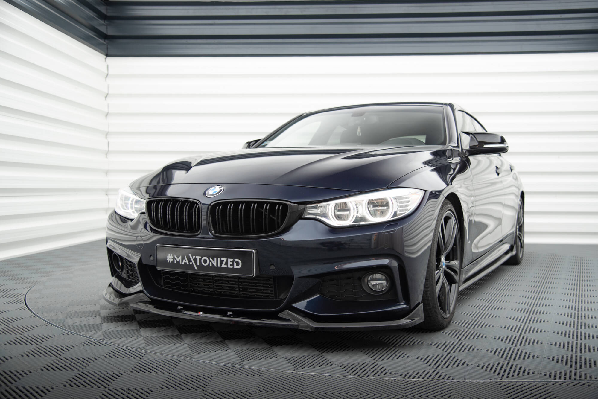 Maxton Design Street+ Spoilerlippe Front Ansatz V.5 passend für BMW 4er Coupe / Gran Coupe / Cabrio M-Paket F32 / F36 / F33 schwarz Hochglanz