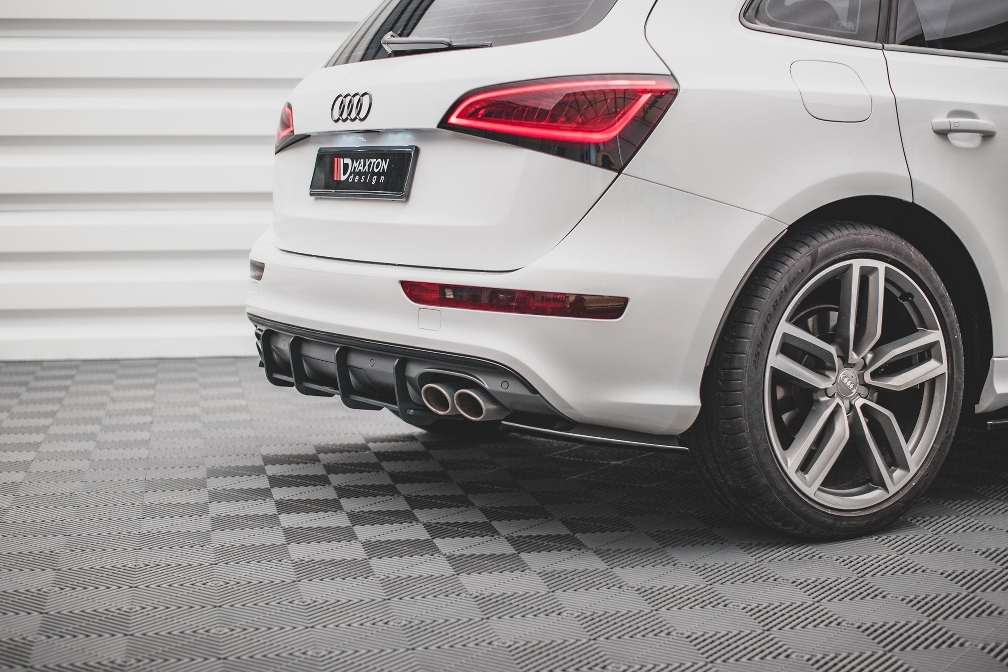 Maxton Design Heck Ansatz Flaps Diffusor passend für Audi SQ5 Mk1 (8R) schwarz Hochglanz