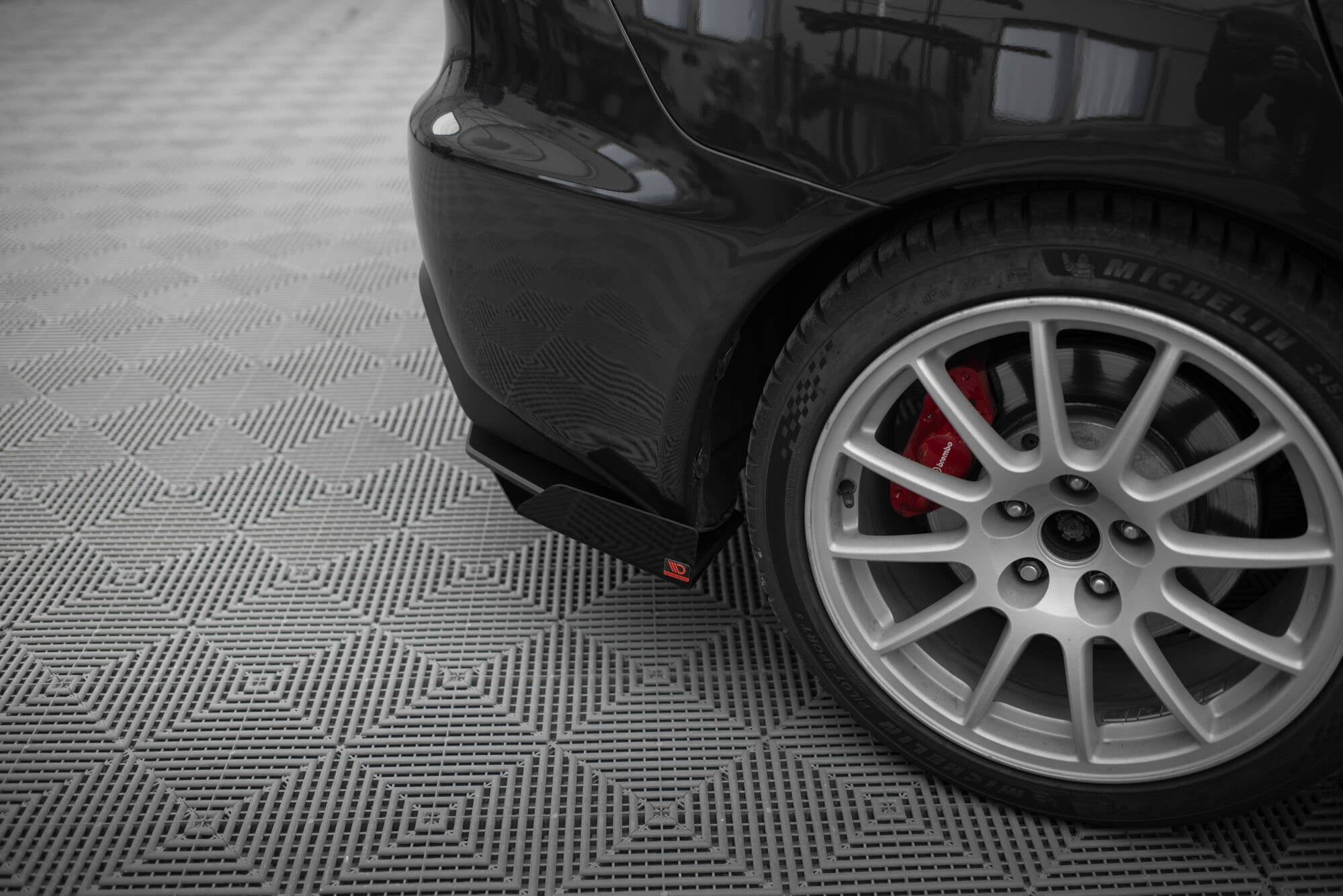 Maxton Design Hintere Seiten Flaps passend für Mitsubishi Lancer EVO X schwarz Hochglanz