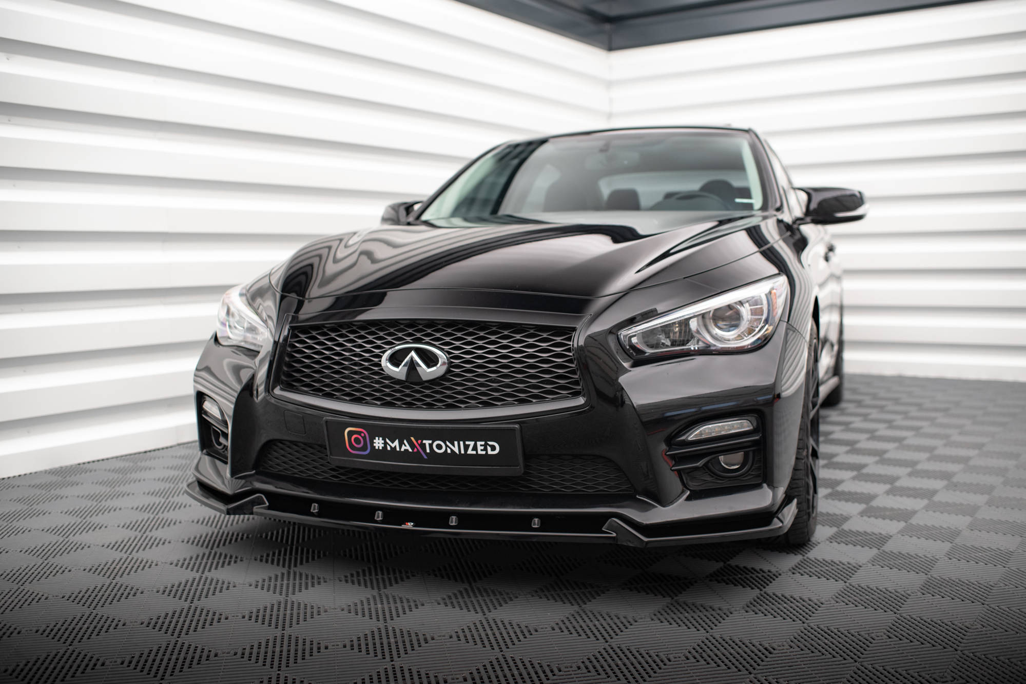 Maxton Design Street+ Spoilerlippe Front Ansatz V.2 passend für Infiniti Q50 S Mk1 schwarz Hochglanz