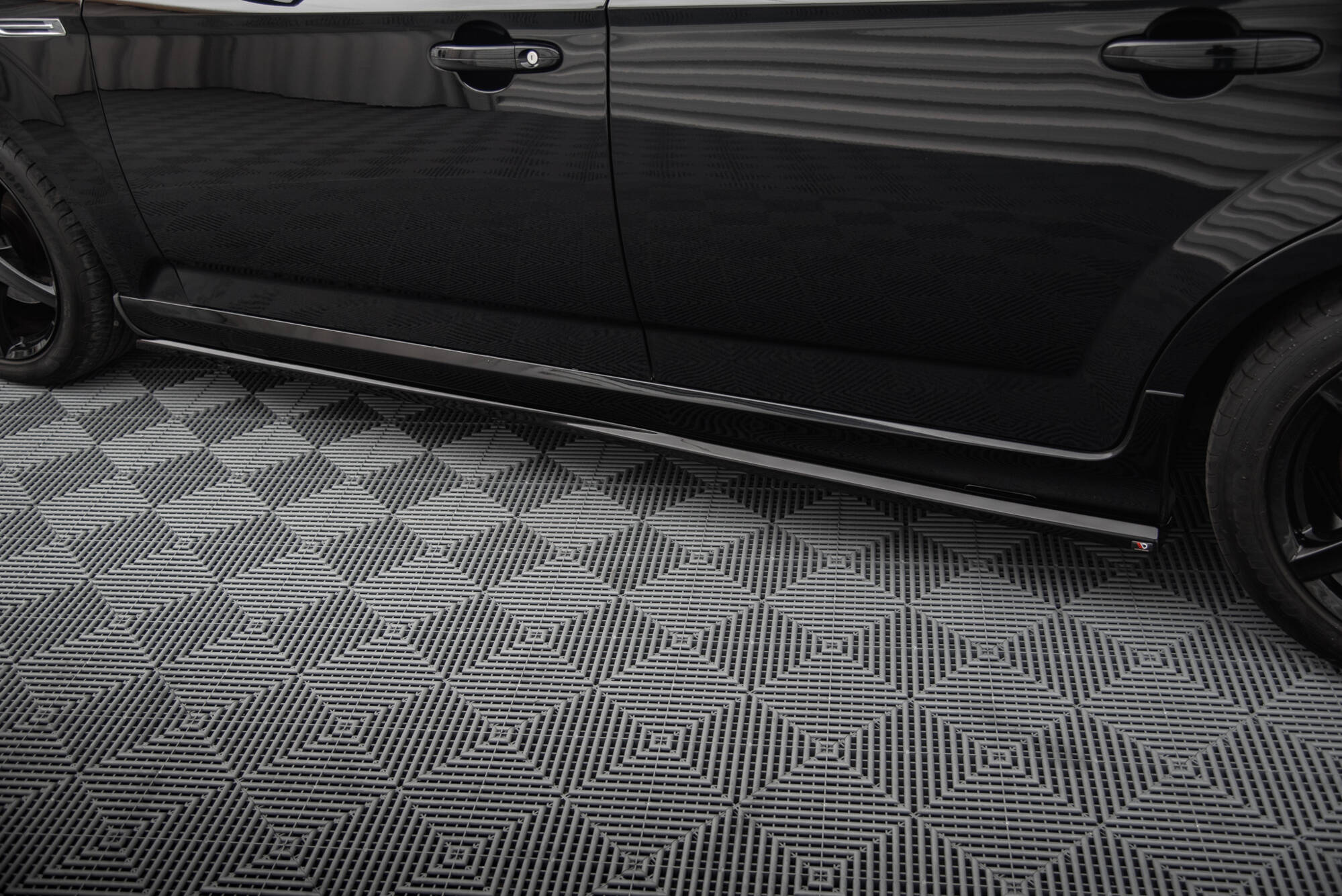 Maxton Design Street+ Seitenschweller Leisten passend für Ford Mondeo ST-Line Limousine Mk4 Facelift schwarz Hochglanz