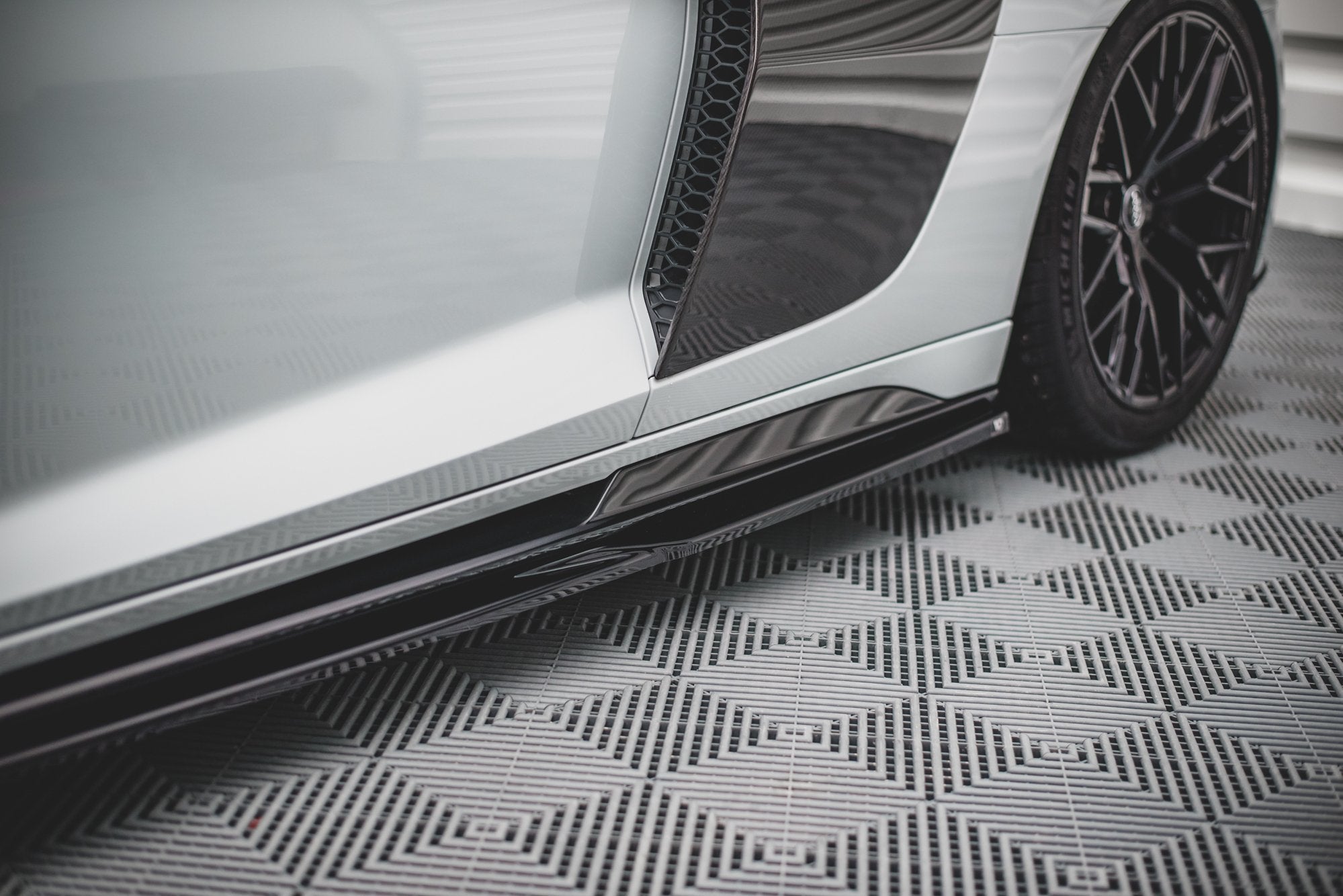 Maxton Design Street+ Seitenschweller Leisten passend für Audi R8 Mk2 Facelift schwarz Hochglanz