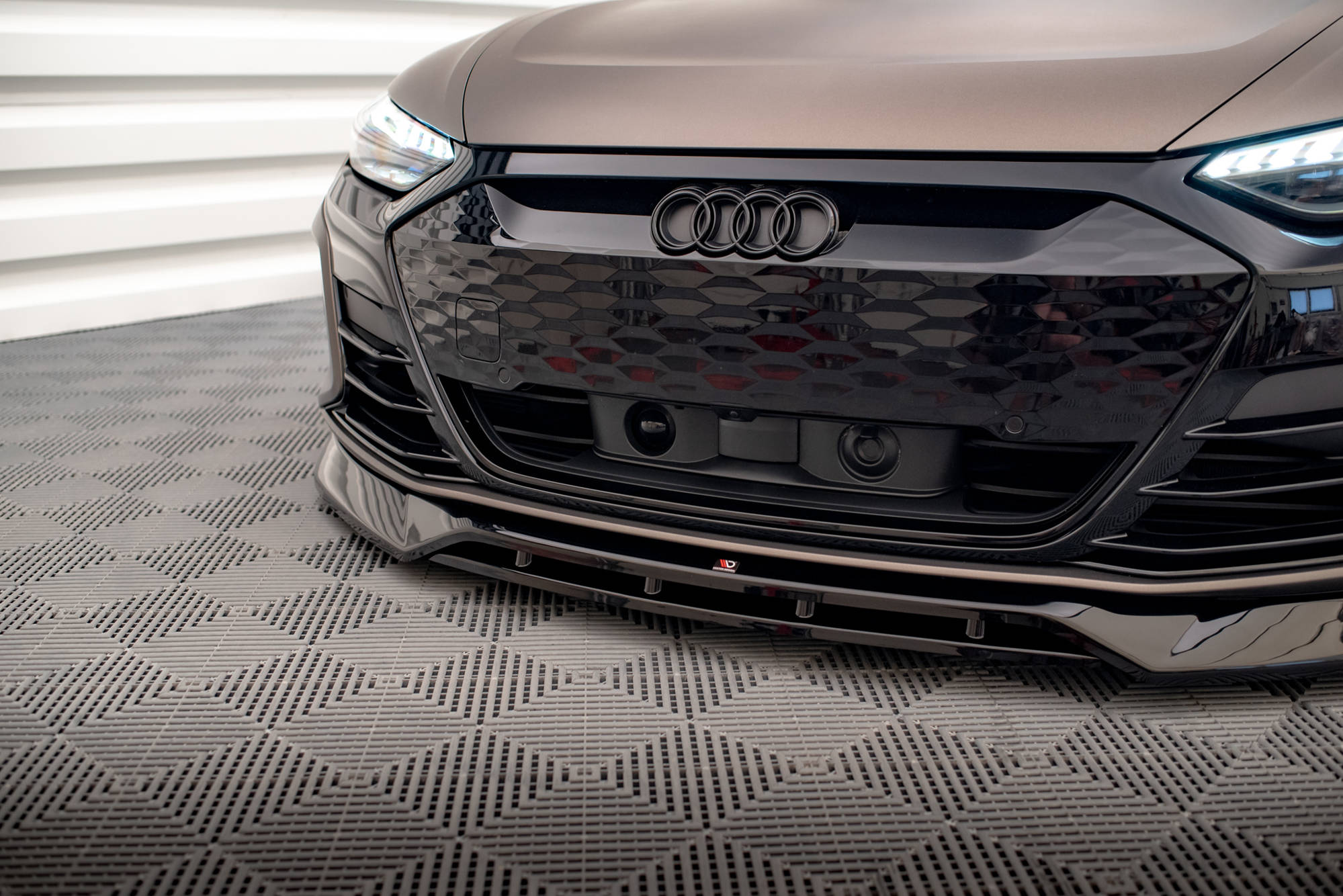 Maxton Design Street+ Spoilerlippe Front Ansatz V.3 passend für Audi e-Tron GT / RS GT Mk1 schwarz Hochglanz