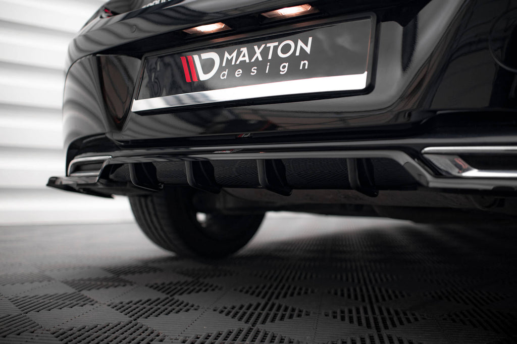 Maxton Design Street+ Mittlerer Diffusor RACE passend für Toyota Corolla Hatchback Mk12 schwarz Hochglanz