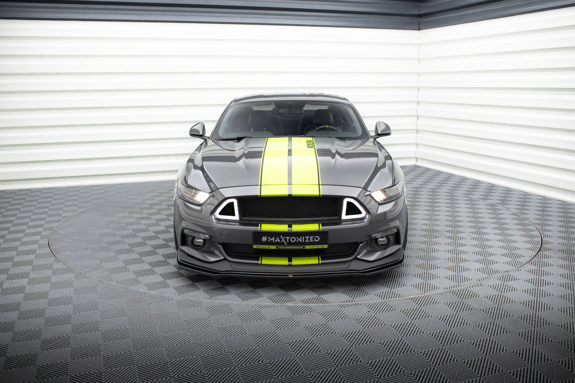 Maxton Design Street+ Spoilerlippe Front Ansatz passend für Ford Mustang GT Mk6 schwarz Hochglanz