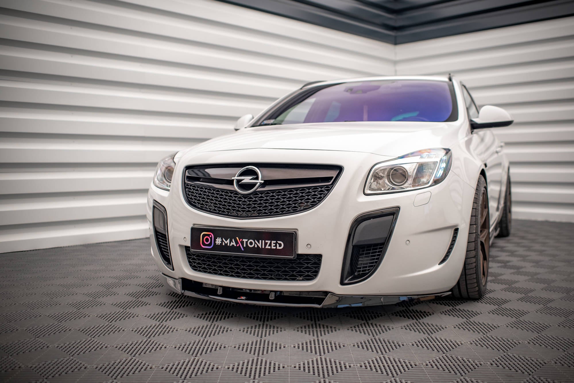 Maxton Design Street+ Spoilerlippe Front Ansatz V.1 passend für Opel Insignia OPC Mk1 schwarz Hochglanz