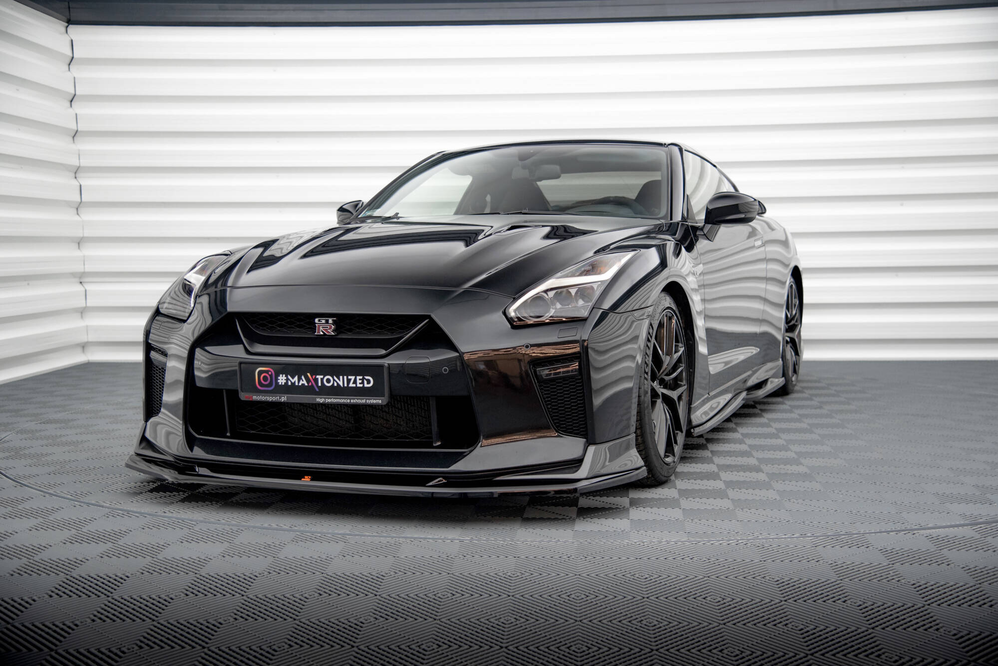 Maxton Design Street+ Spoilerlippe Front Ansatz V.1 passend für Nissan GTR R35 Facelift schwarz Hochglanz