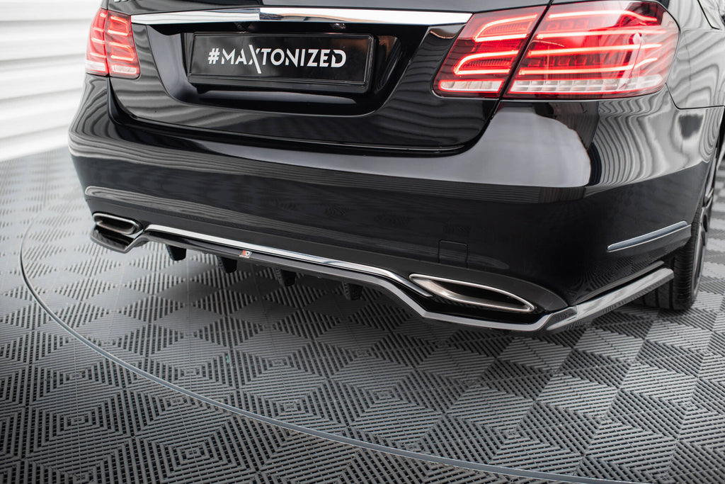 Maxton Design Street+ Mittlerer Diffusor RACE passend für Mercedes-Benz E W212 Facelift schwarz Hochglanz