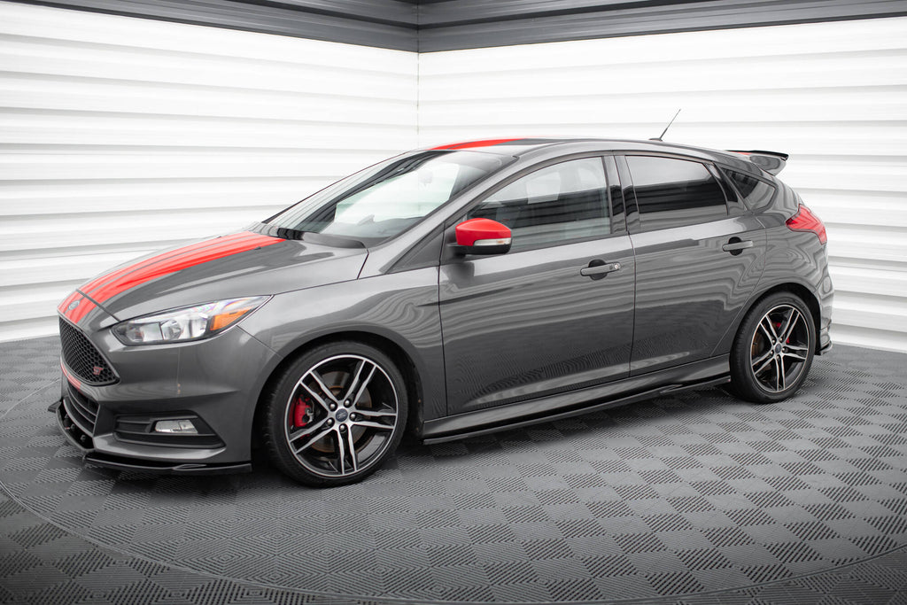 Maxton Design Street+ Seitenschweller Leisten V.2 passend für Ford Focus ST Mk3 schwarz Hochglanz