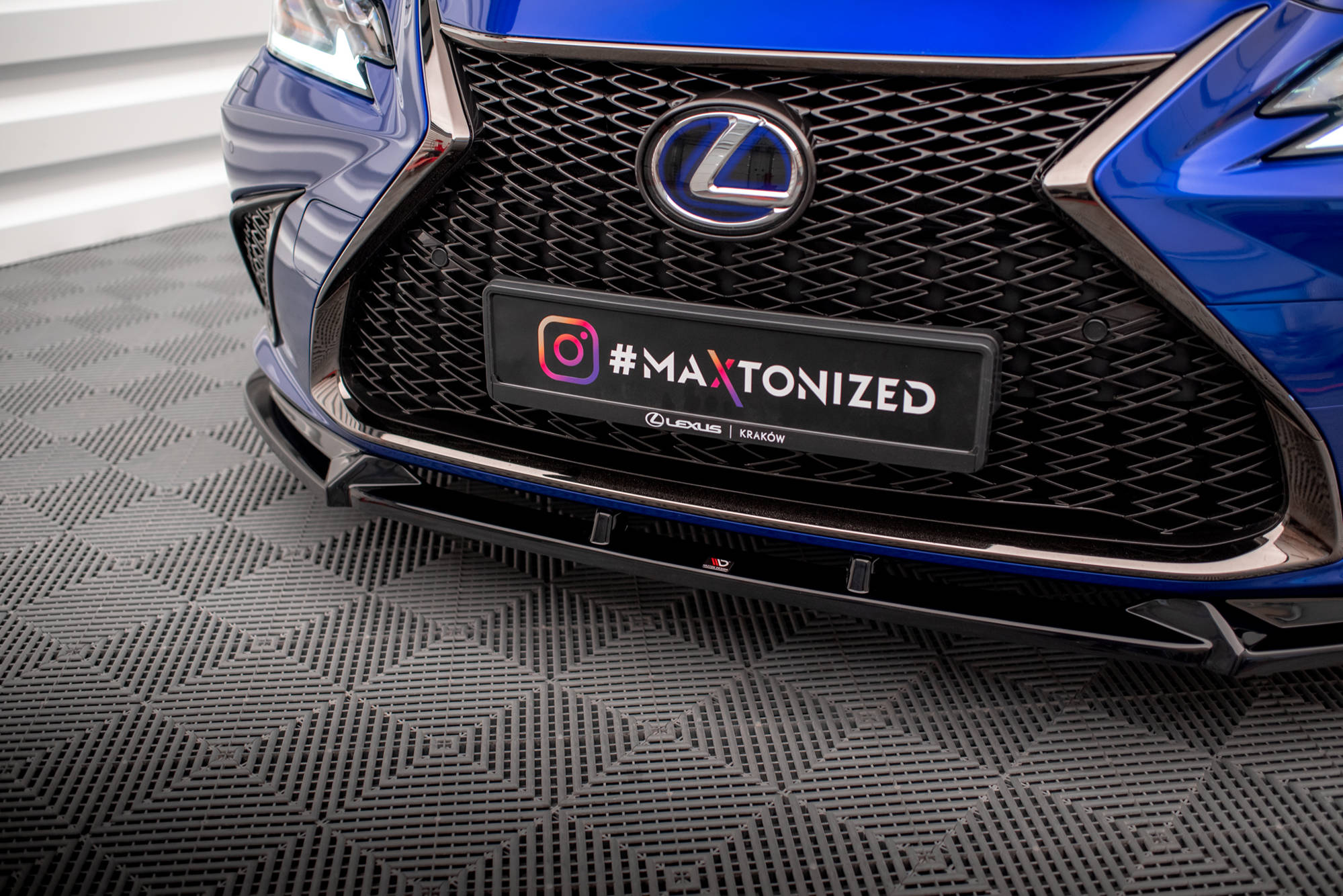 Maxton Design Street+ Spoilerlippe Front Ansatz V.2 passend für Lexus ES F Sport Mk7 schwarz Hochglanz