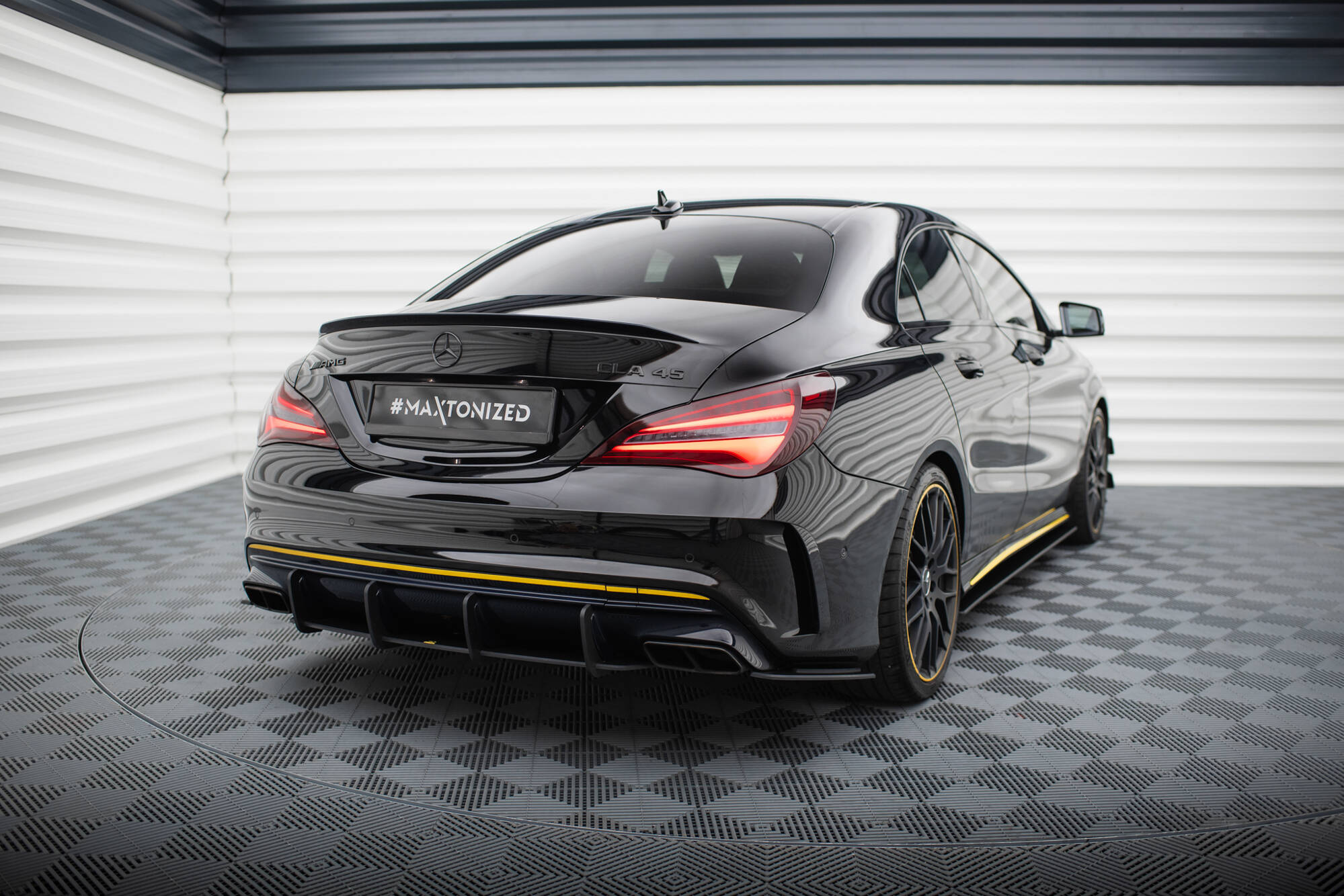 Maxton Design Street Pro Heck Ansatz Flaps Diffusor passend für Mercedes-AMG CLA 45 C117 Facelift