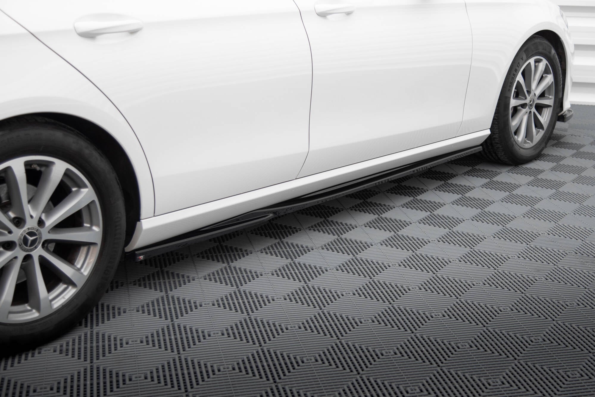 Maxton Design Street+ Seitenschweller Leisten passend für Mercedes-Benz E W213 schwarz Hochglanz