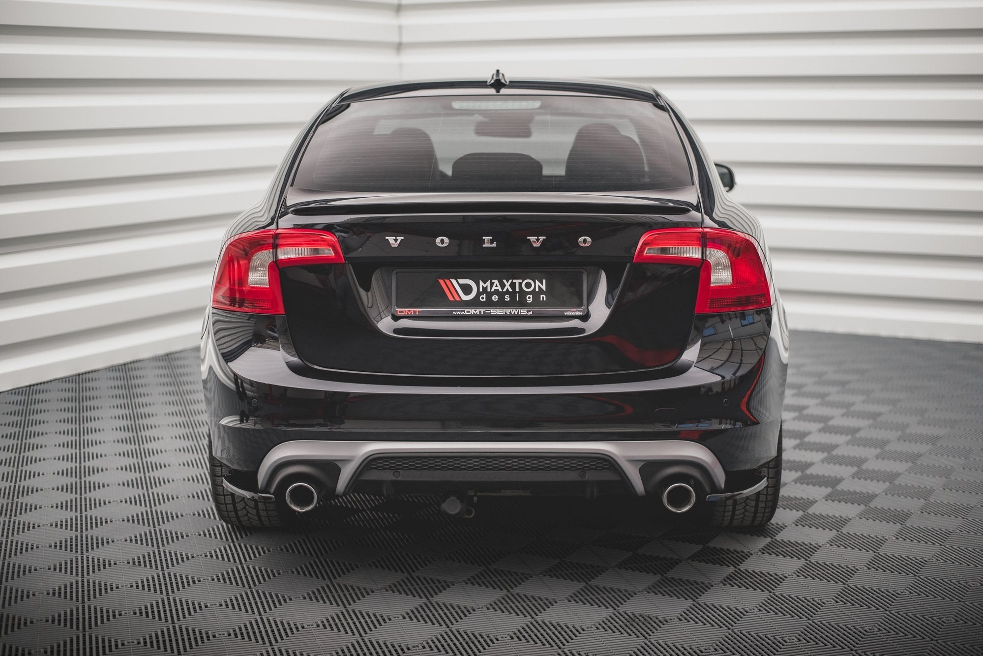 Maxton Design Heck Ansatz Flaps Diffusor passend für Volvo S60 R-Design Mk2 Facelift schwarz Hochglanz