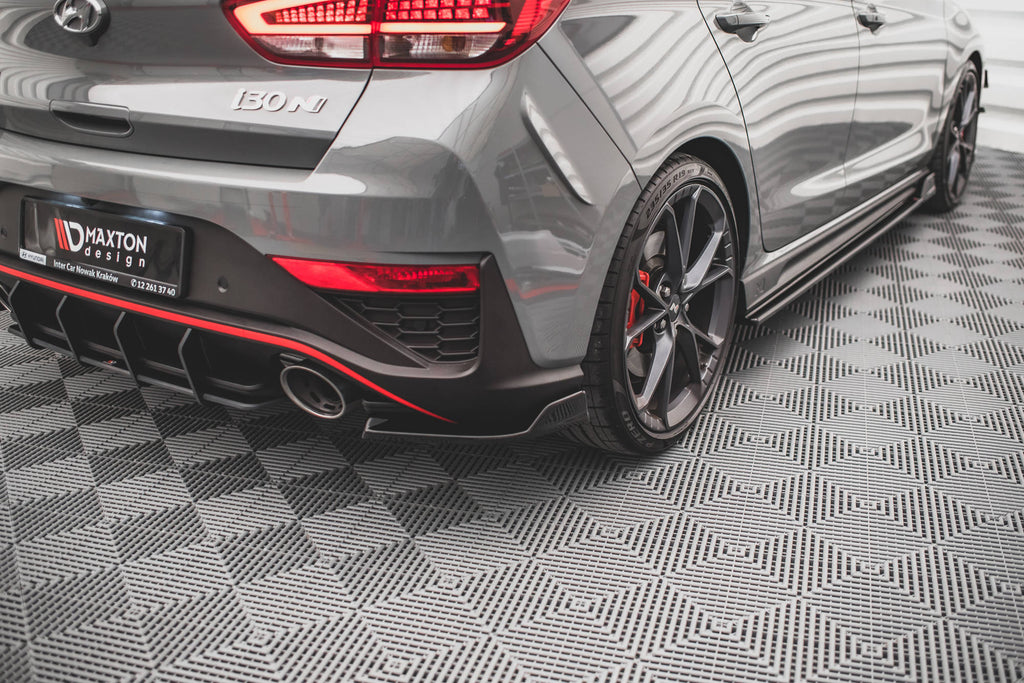 Maxton Design Heck Ansatz Flaps Diffusor V.3 passend für Hyundai I30 N Hatchback Mk3 Facelift schwarz Hochglanz
