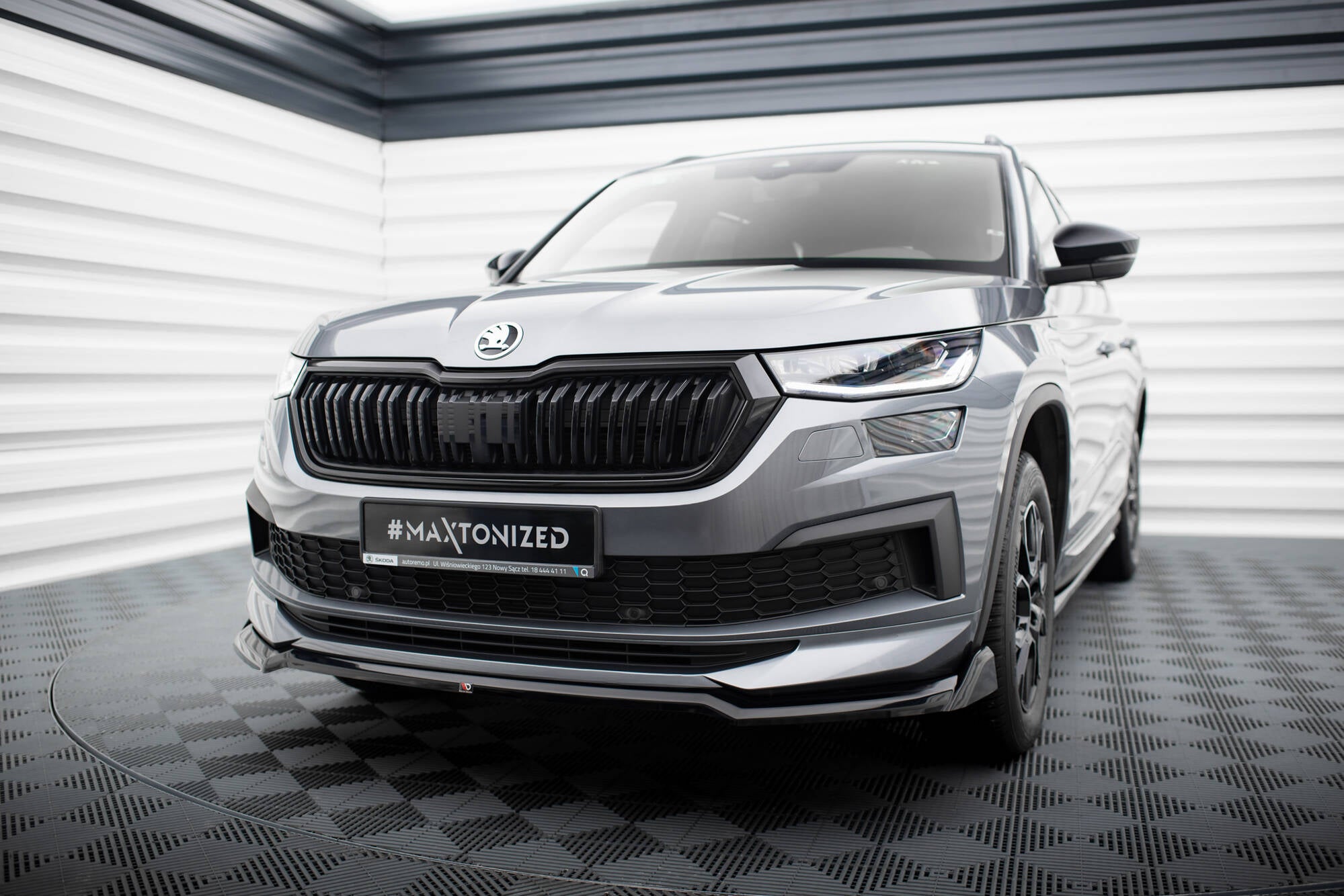 Maxton Design Street+ Spoilerlippe Front Ansatz V.2 passend für Skoda Kodiaq Sportline Mk1 Facelift schwarz Hochglanz