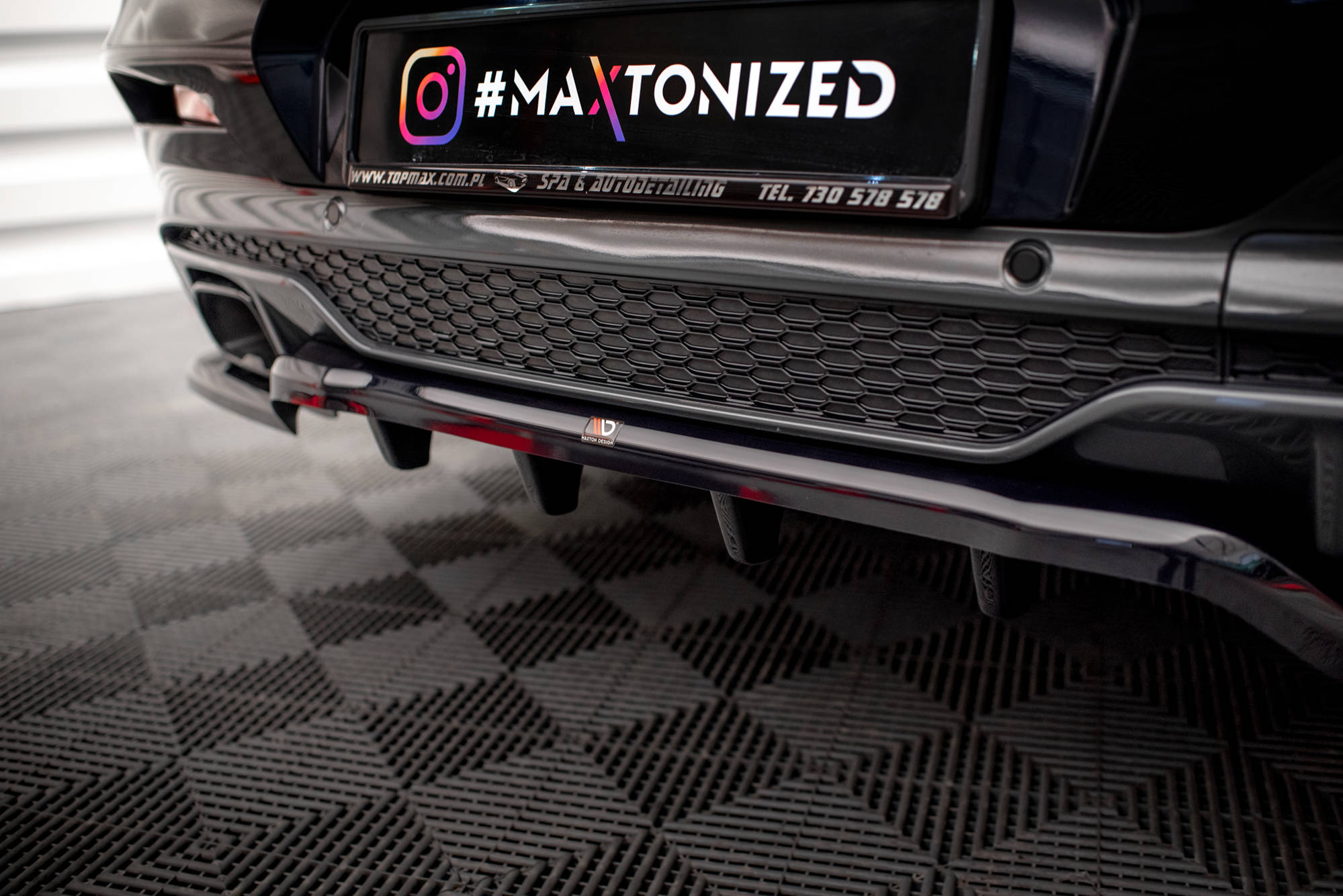 Maxton Design Street+ Mittlerer Diffusor RACE V.2 passend für BMW X4 M40i G02 schwarz Hochglanz