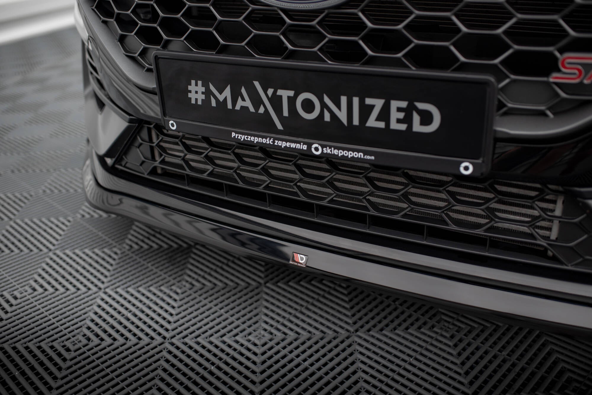 Maxton Design Street+ Spoilerlippe Front Ansatz V.3 passend für Ford Fiesta ST / ST-line Mk8 Facelift schwarz Hochglanz