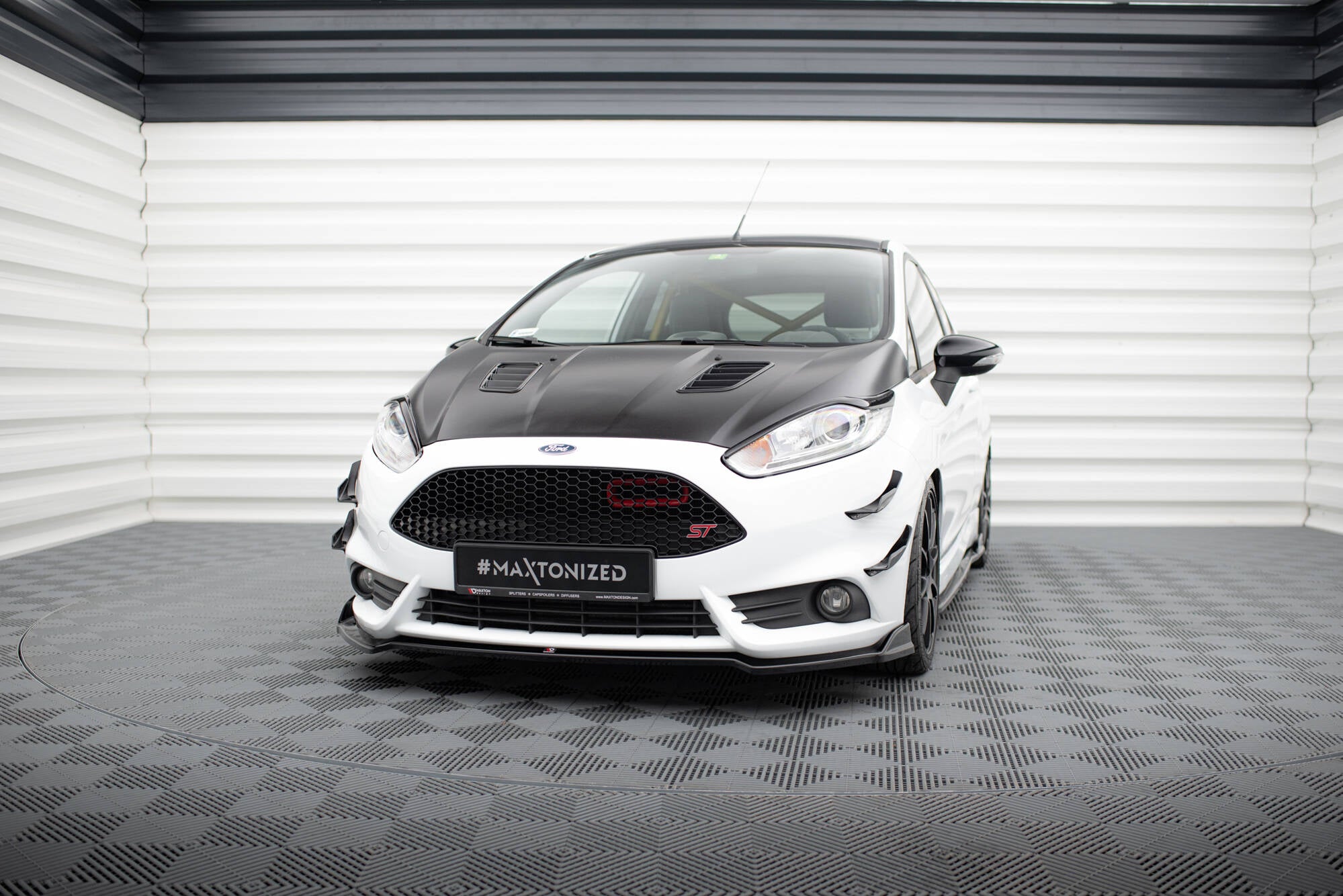 Maxton Design Street+ Spoilerlippe Front Ansatz V.5 passend für Ford Fiesta ST Mk7 Facelift schwarz Hochglanz
