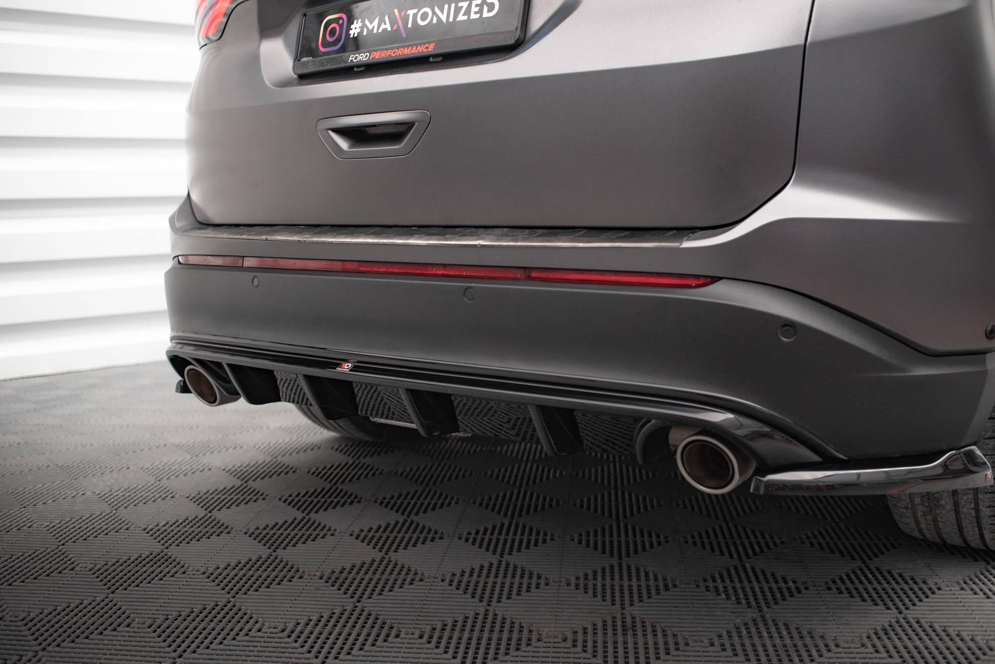 Maxton Design Diffusor Heck Ansatz passend für Ford Edge Mk2 schwarz Hochglanz