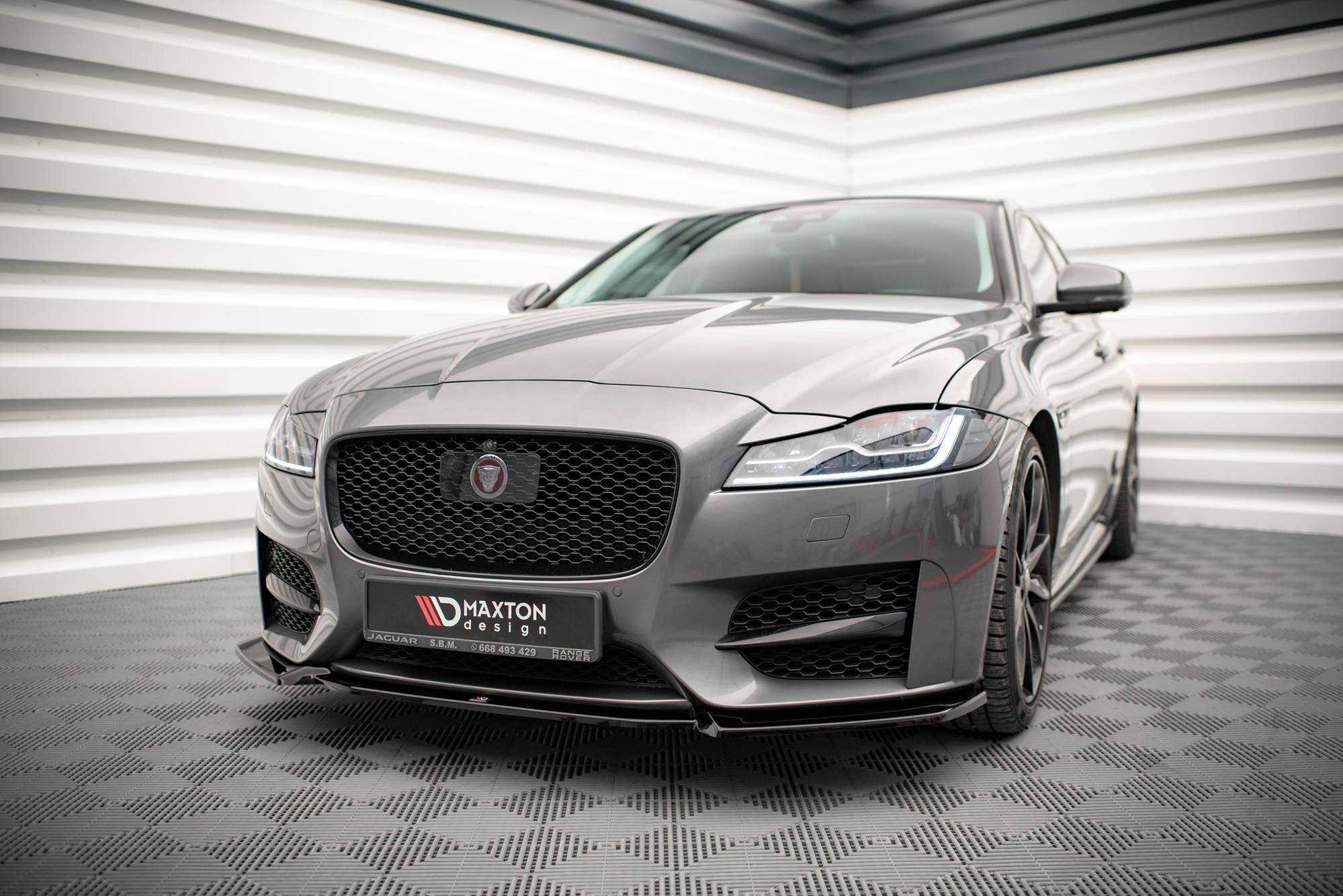 Maxton Design Street+ Spoilerlippe Front Ansatz V.2 passend für Jaguar XF R-Sport X260 schwarz Hochglanz