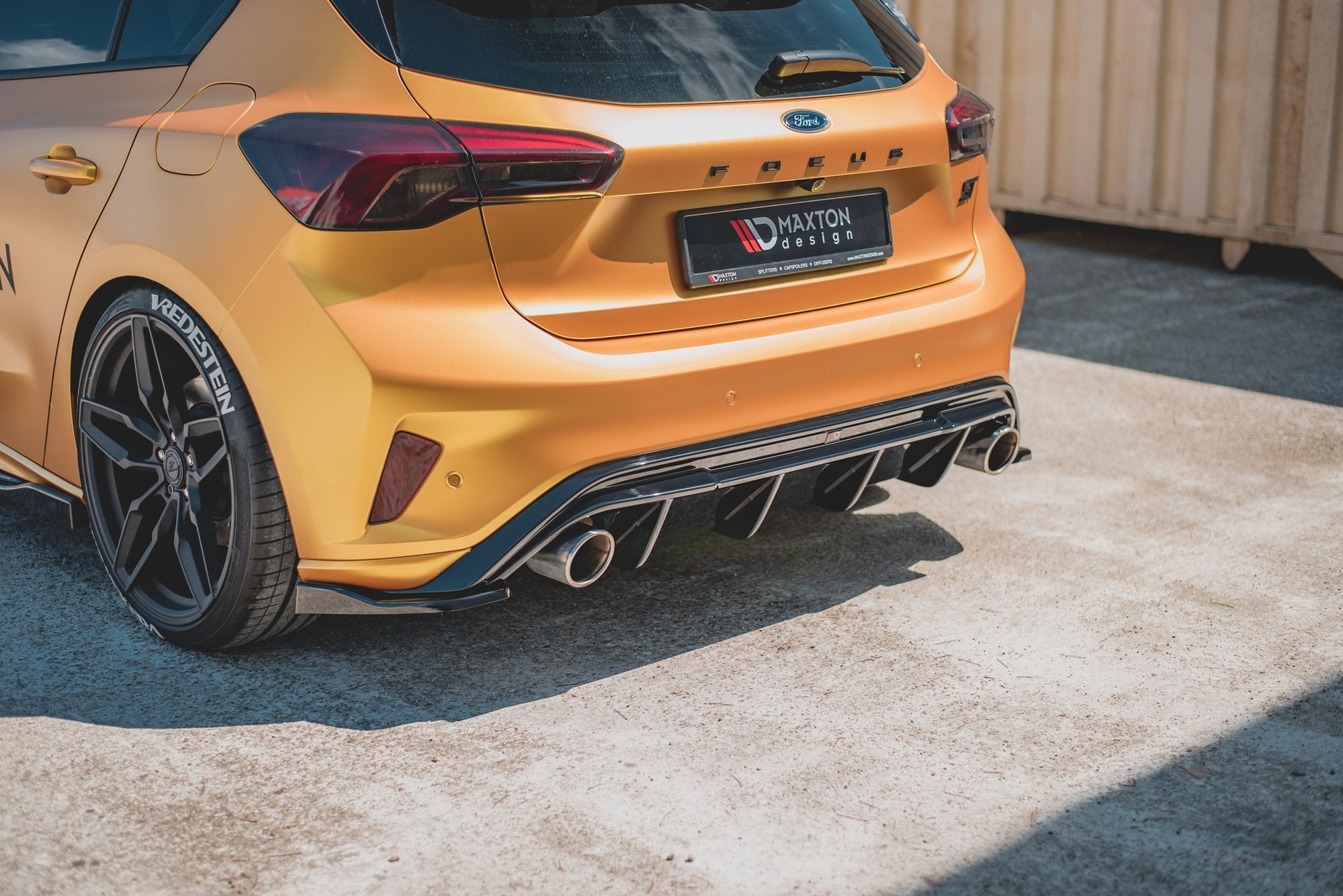 Maxton Design Heck Ansatz Flaps Diffusor V.3 passend für (Für heckansatz V.3) Ford Focus Hatchback ST Mk4 schwarz Hochglanz