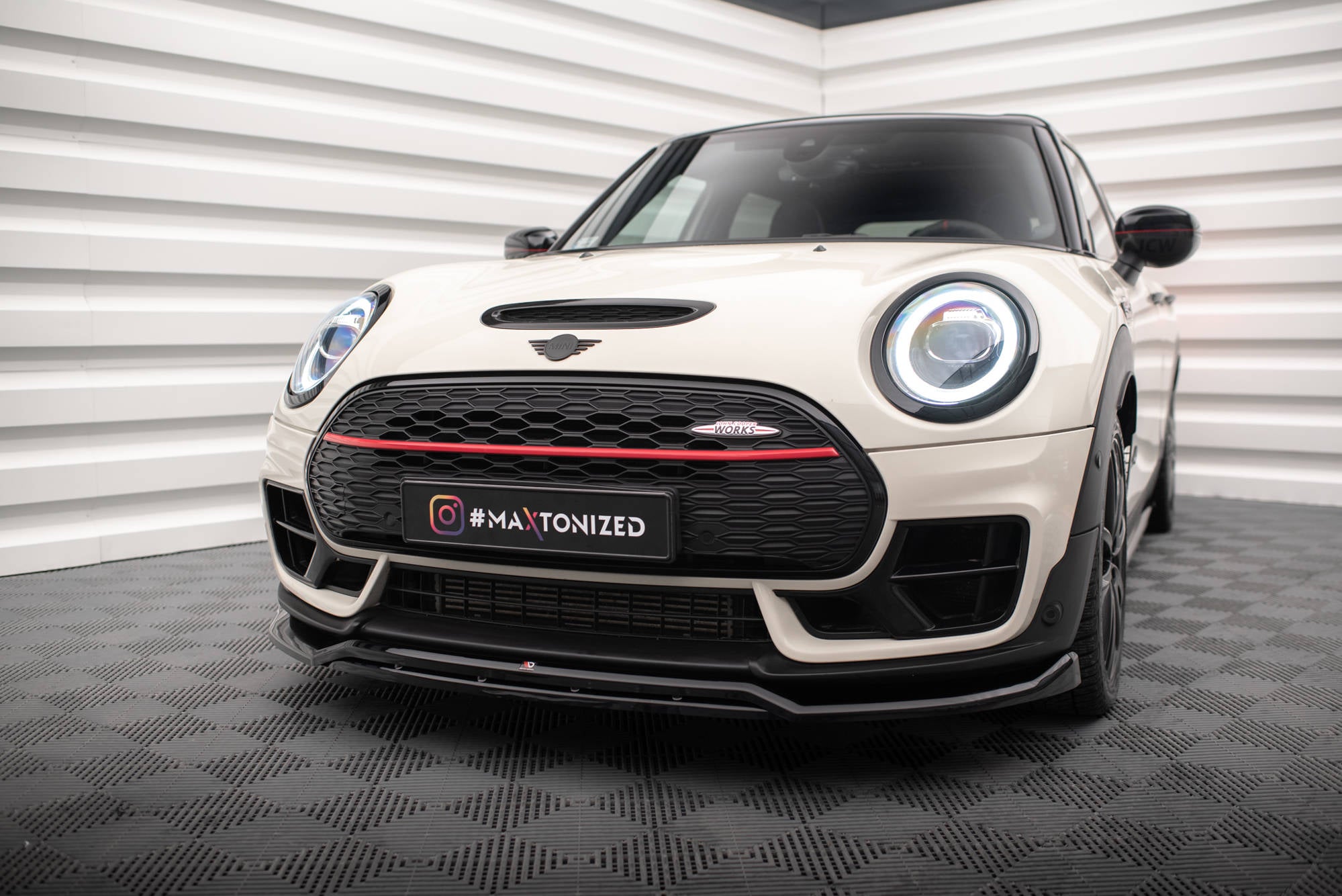 Maxton Design Street+ Spoilerlippe Front Ansatz V.2 passend für Mini Cooper Clubman John Cooper Works F54 Facelift schwarz Hochglanz