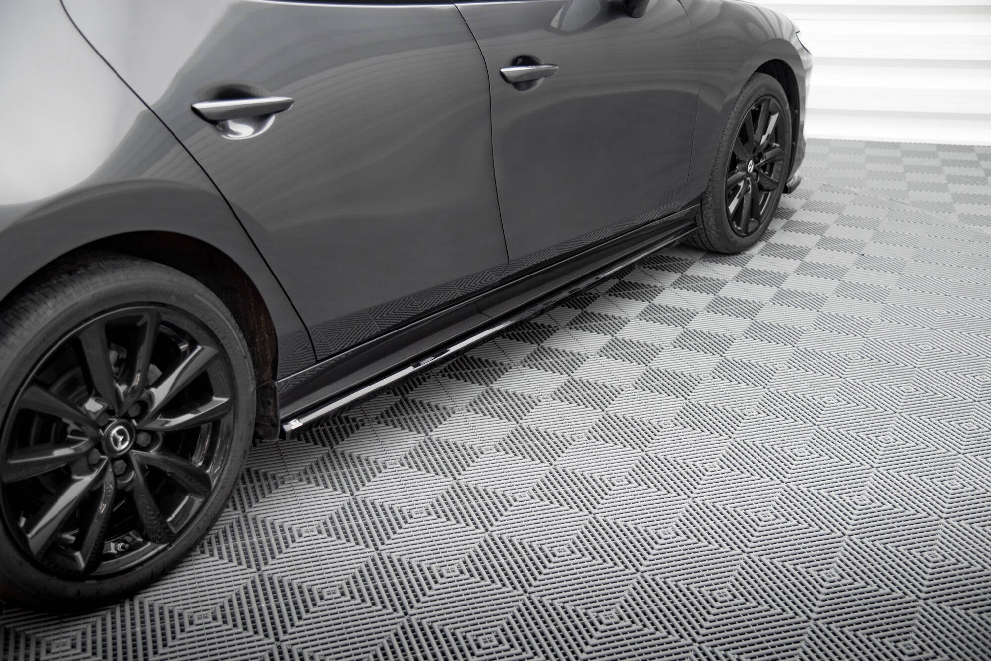 Maxton Design Street+ Seitenschweller Leisten passend für Mazda 3 Mk4 schwarz Hochglanz