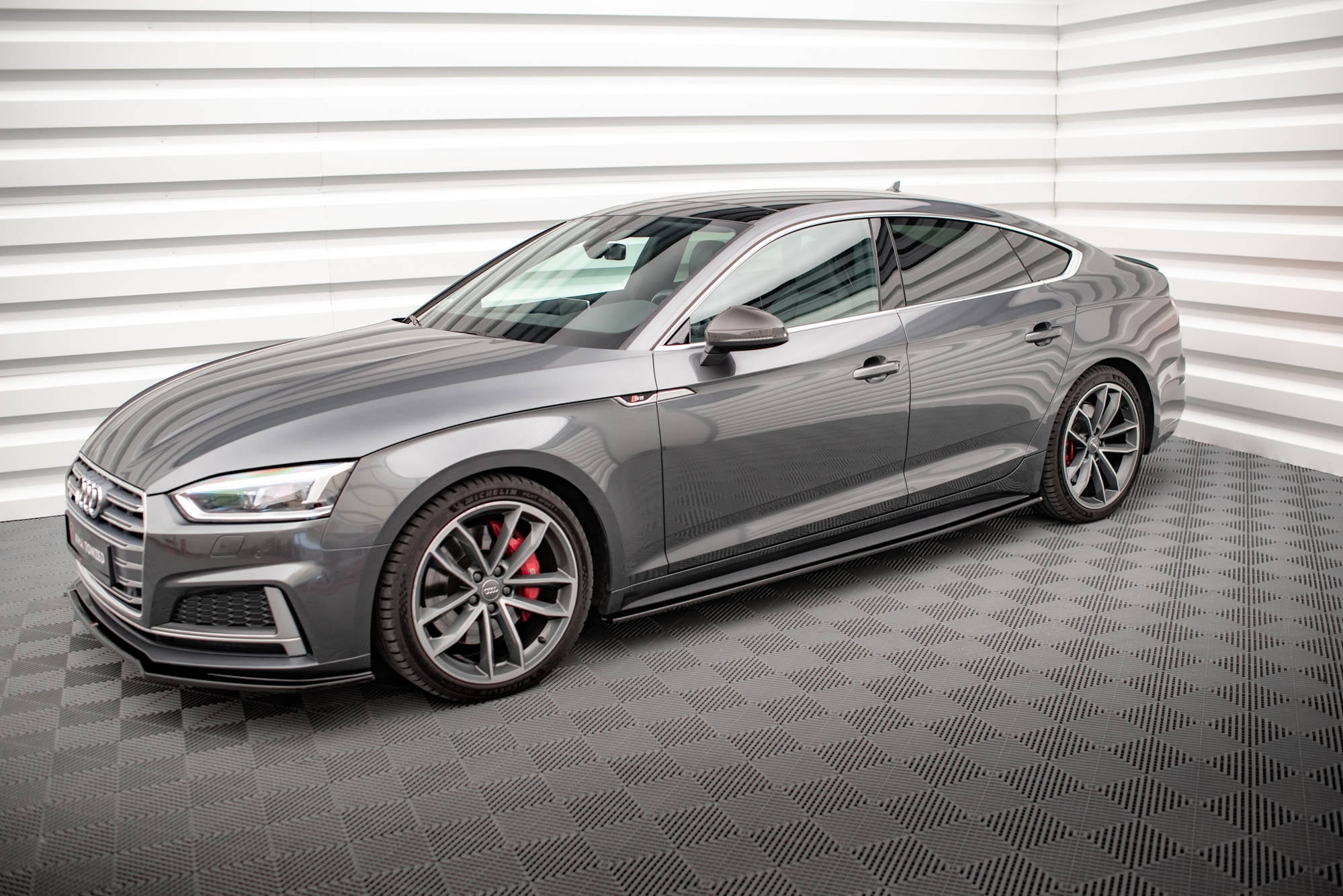 Maxton Design Street+ Seitenschweller Leisten passend für Audi S5 / A5 S-Line F5 Sportback schwarz Hochglanz