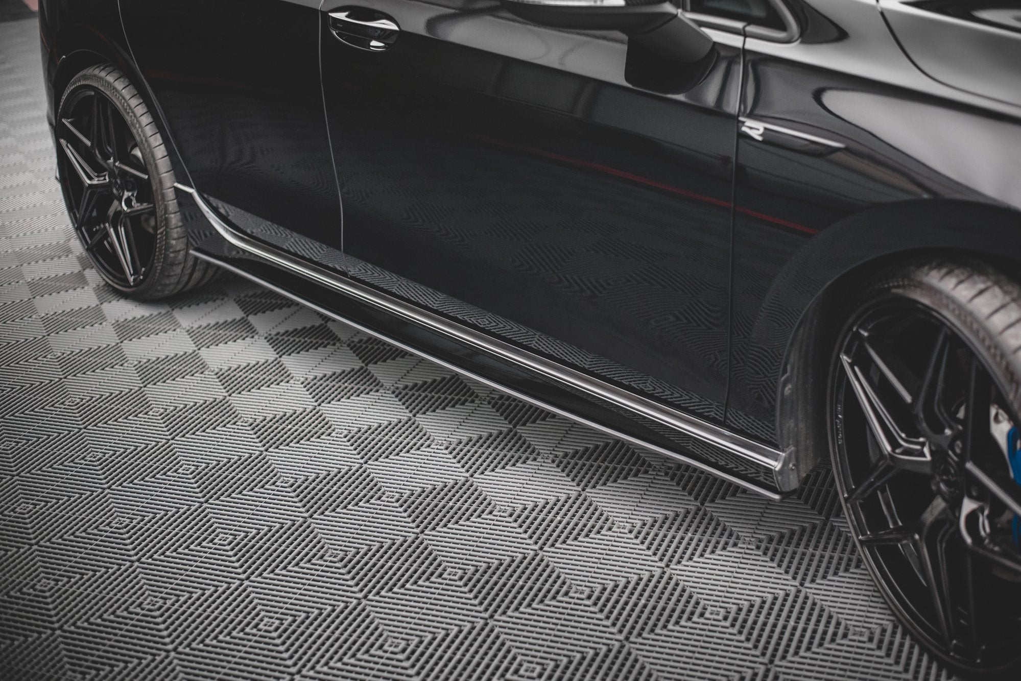 Maxton Design Street Pro Street+ Seitenschweller Leisten passend für VW Golf R Hatchback Mk8 Facelift