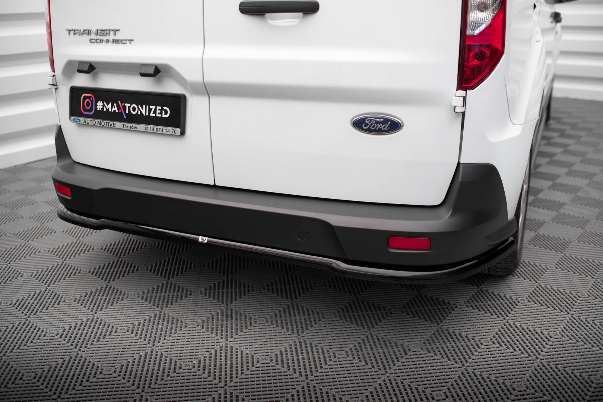 Maxton Design Heckansatz Ford Transit Connect Mk2 Facelift schwarz Hochglanz für Ford Transit Connect Mk2 Facelift