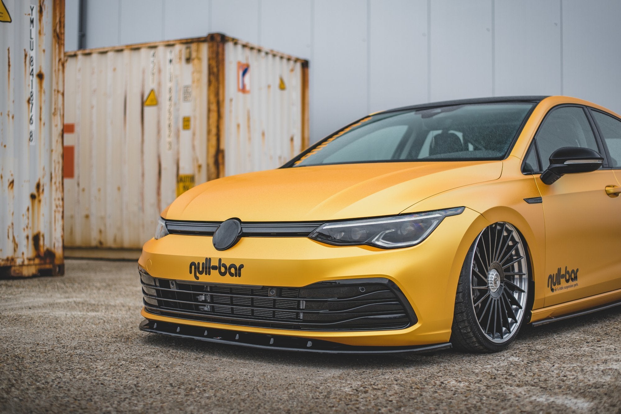 Maxton Design Street+ Spoilerlippe Front Ansatz V.1 passend für VW Golf Hatchback / Variant Mk8 schwarz Hochglanz