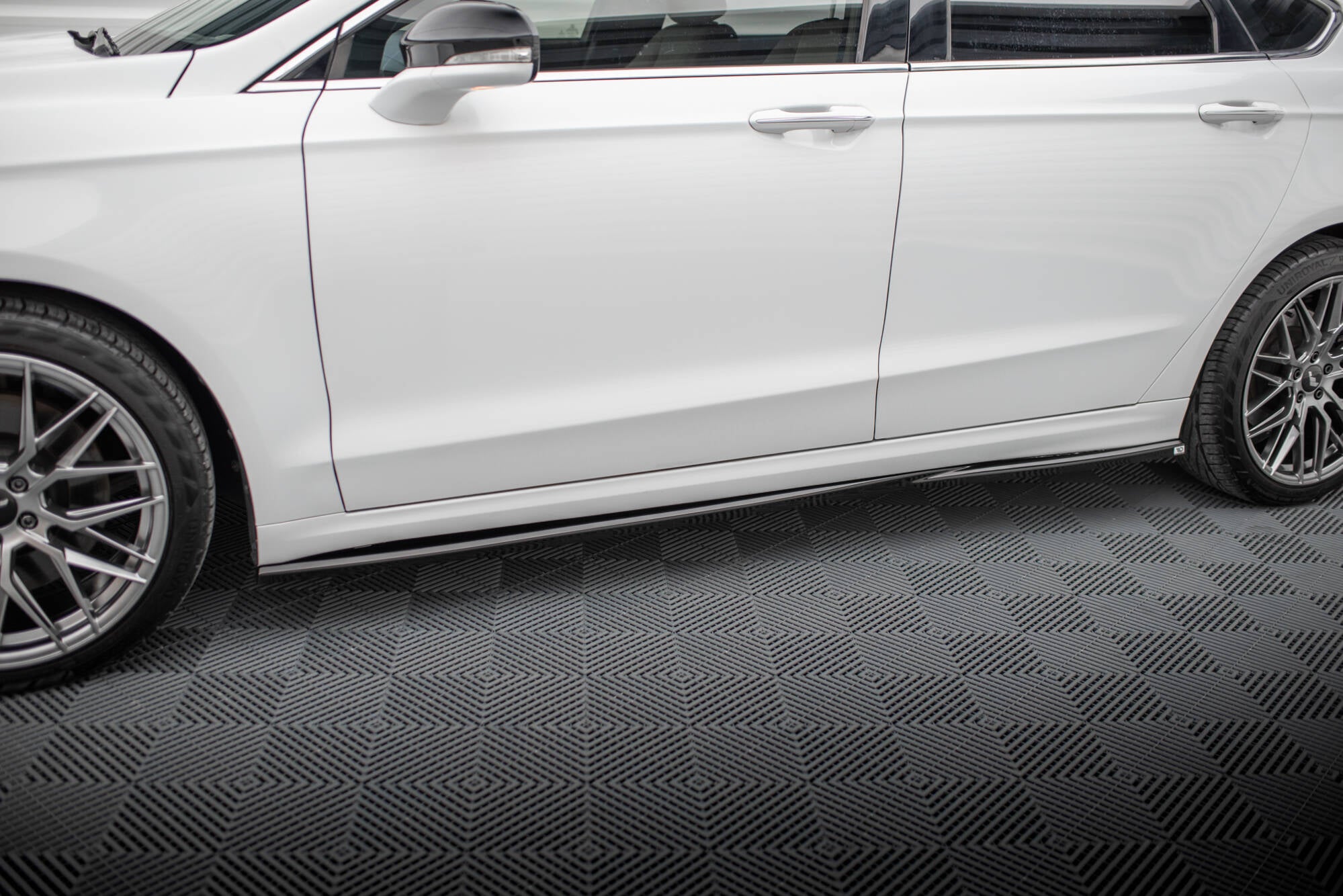Maxton Design Street+ Seitenschweller Leisten passend für Ford Mondeo Sport Mk5 Facelift / Fusion Sport Mk2 Facelift schwarz Hochglanz