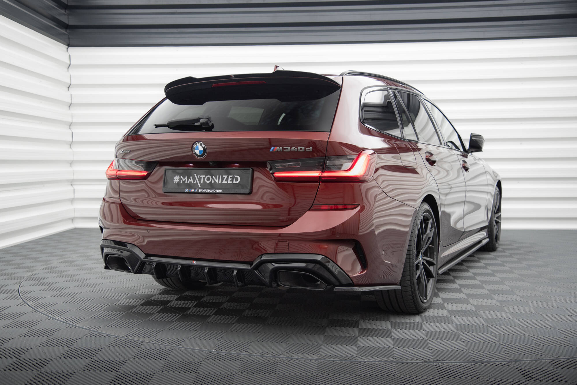 Maxton Design Diffusor Heck Ansatz für BMW M340i G20 / G21 (Passend für Fahrzeuge mit Anhängerkupplung) schwarz Hochglanz