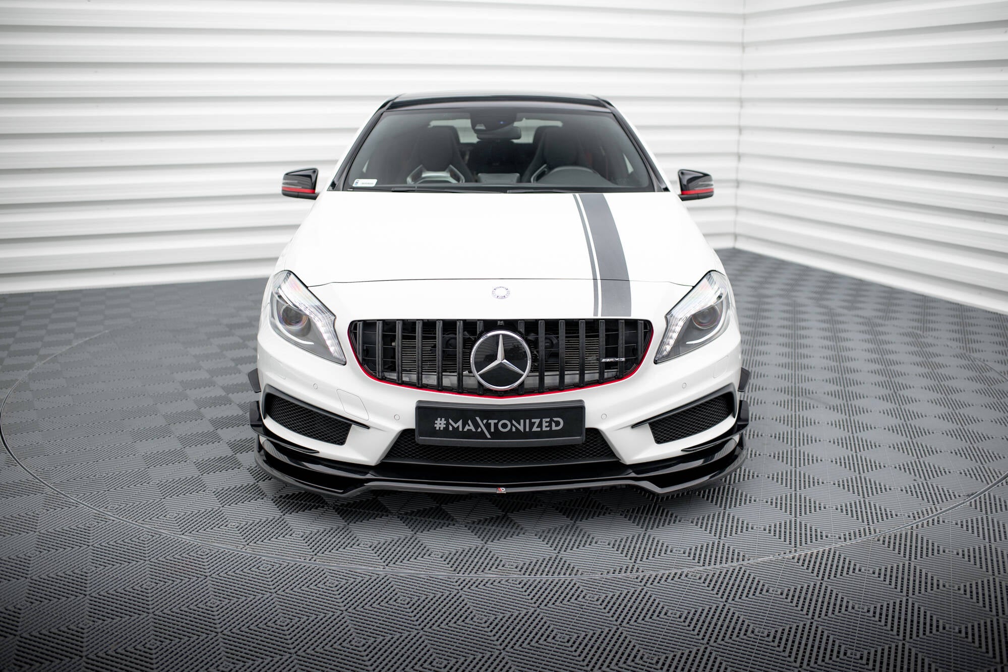Maxton Design Street+ Spoilerlippe Front Ansatz V.4 passend für Mercedes-Benz A45 AMG W176 schwarz Hochglanz